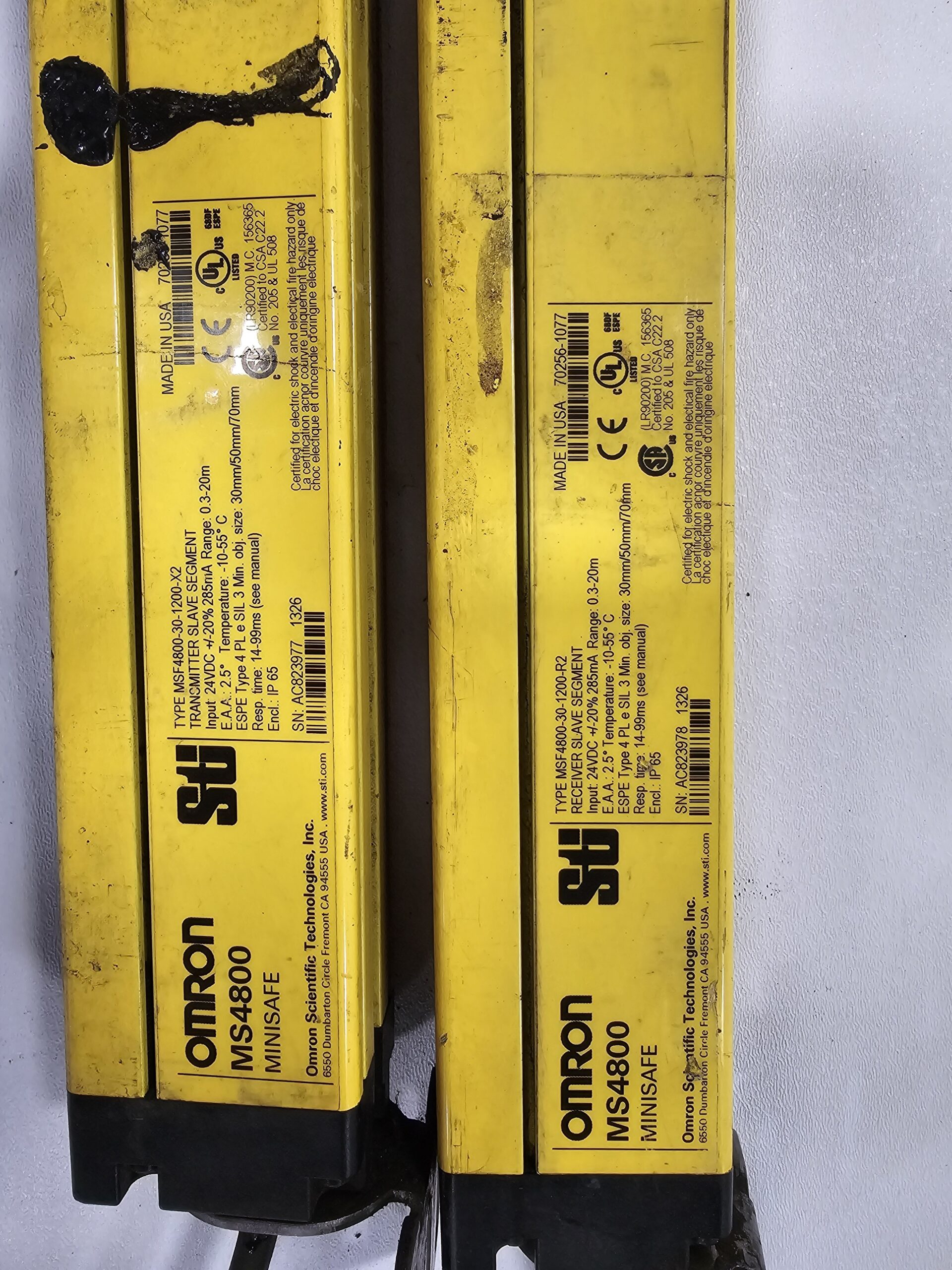 OMRON MSF4800-30-1200-X2/MSF4800-30-1200-R2 LIGHT CURTAIN SET USED 1