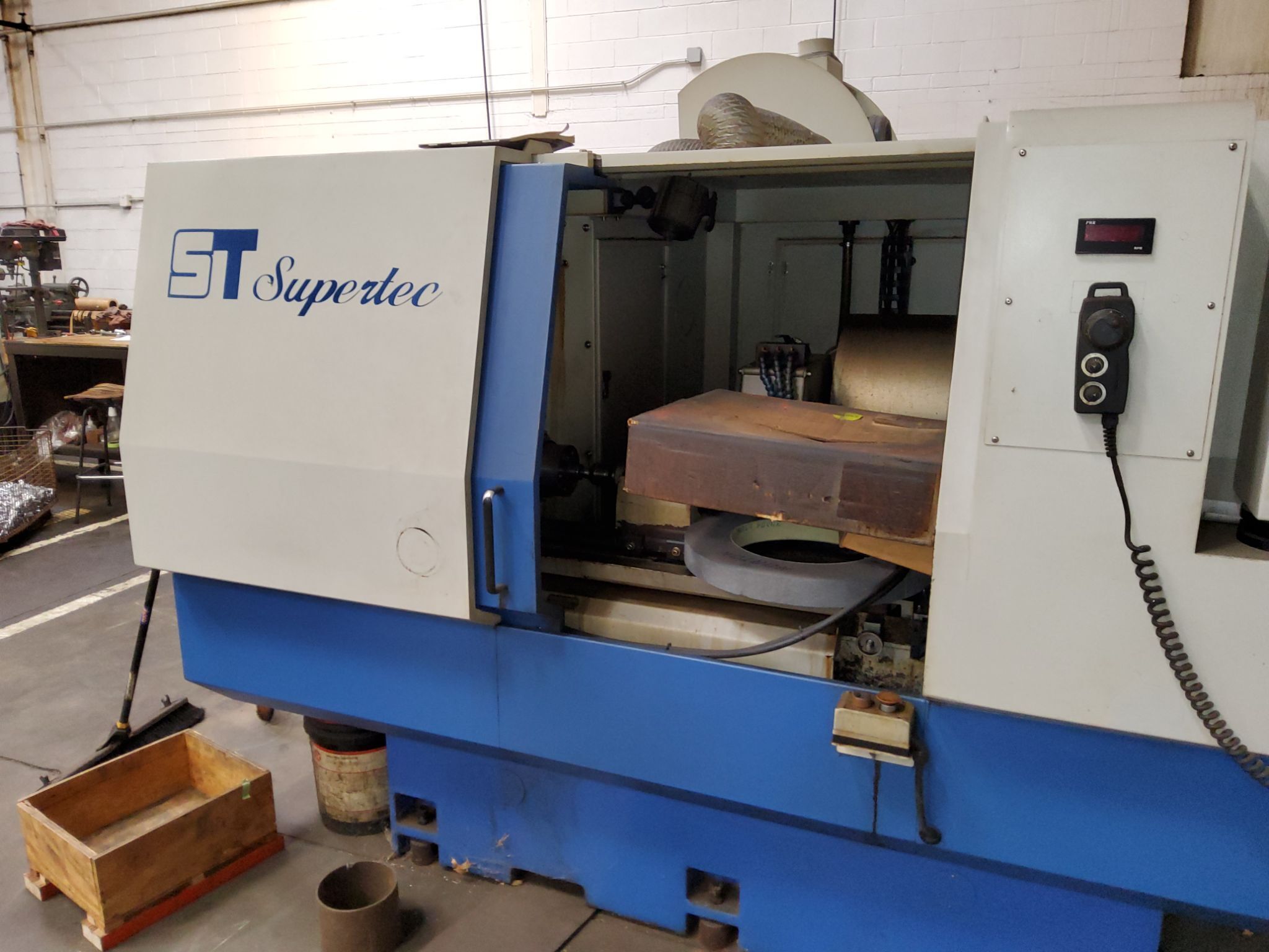 2014 SUPERTEC G25P-50CNC UNIVERSAL CYLINDRICAL GRINDER 10