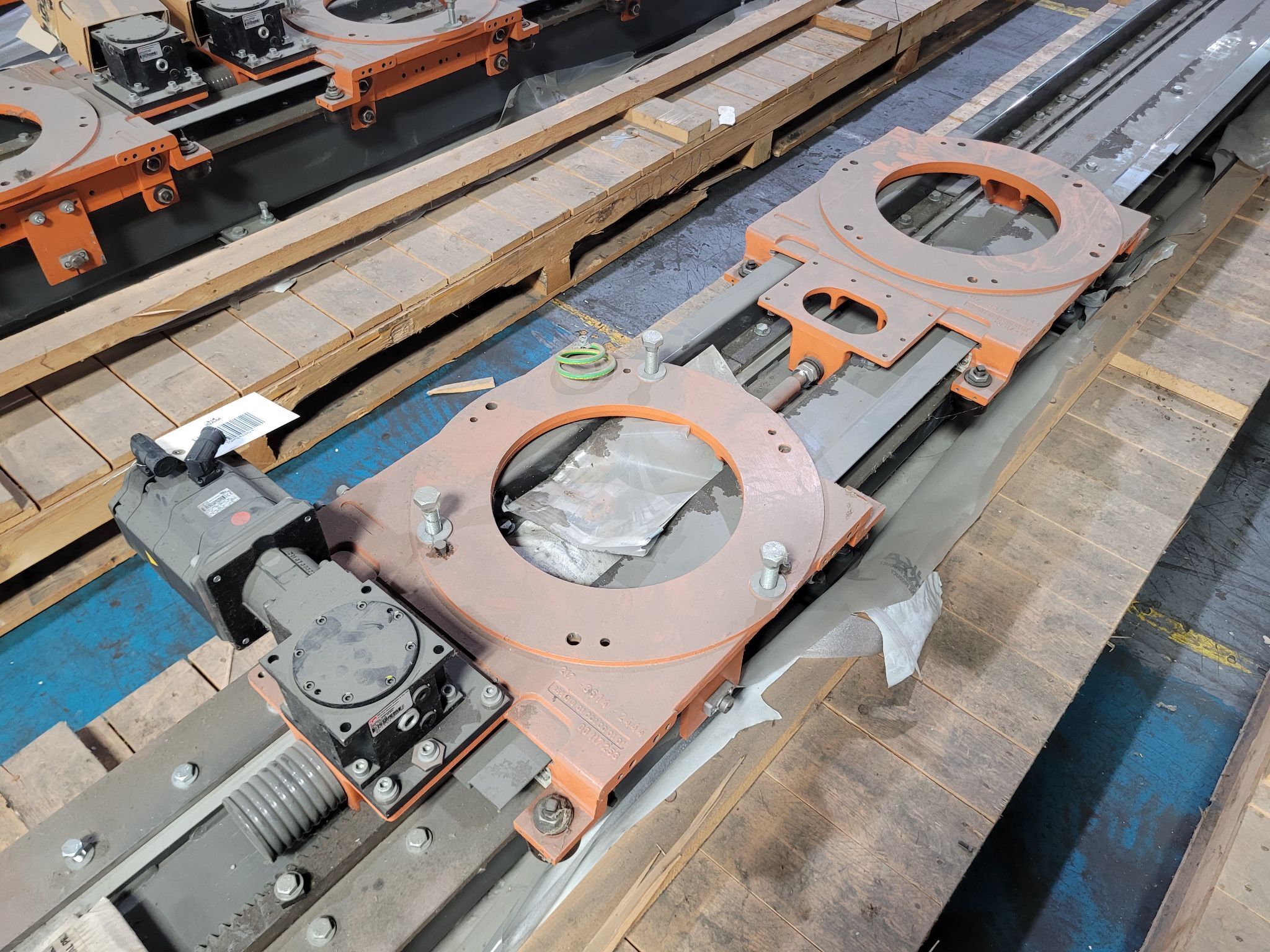 KUKA KL 250-3 8.5m RTU w/ (2) Dual Robot Carriage NEW 0