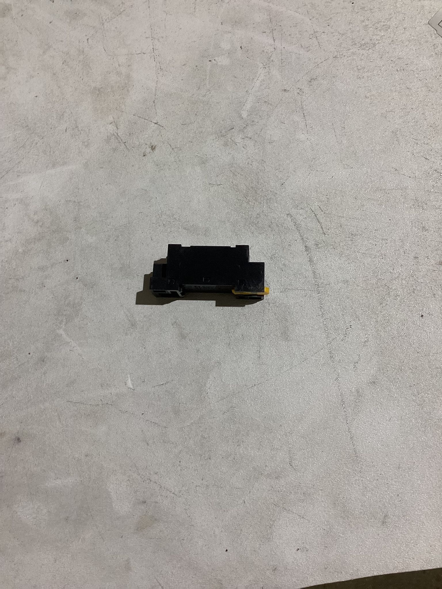 LOT OF 19 SHYANG YNG SYF-08AE 8A 250V CERAMIC FUSES NEW OPEN BOX 0