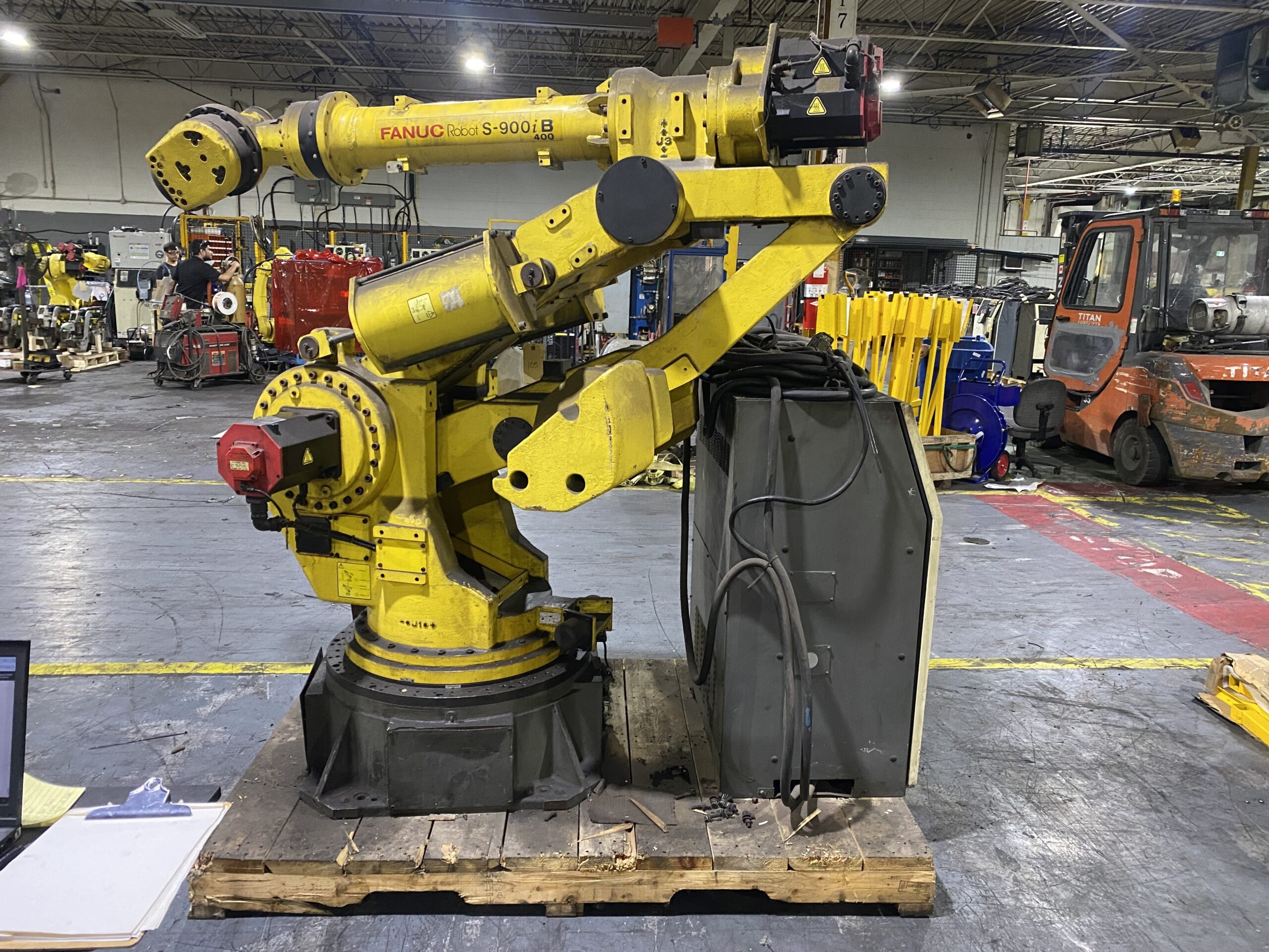 FANUC - S-900iB/400 w/ RJ3iB Controls PARTS ONLY 1