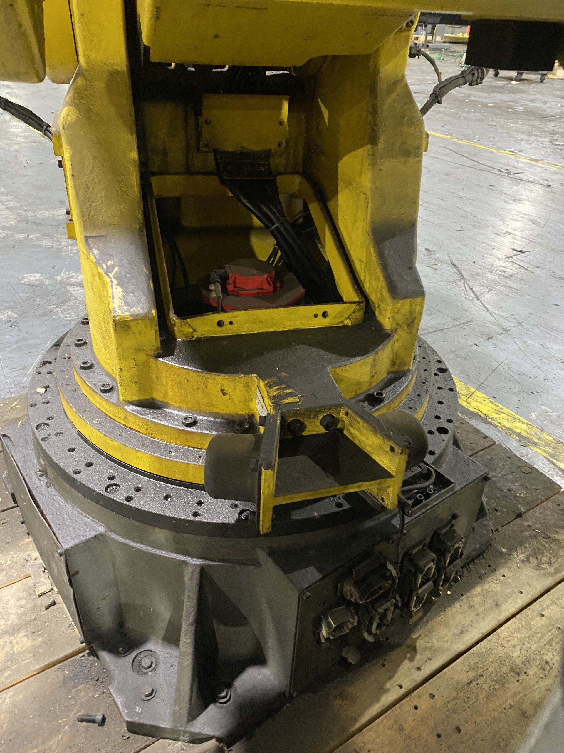 FANUC - S-900iB/400 w/ RJ3iB Controls PARTS ONLY 4