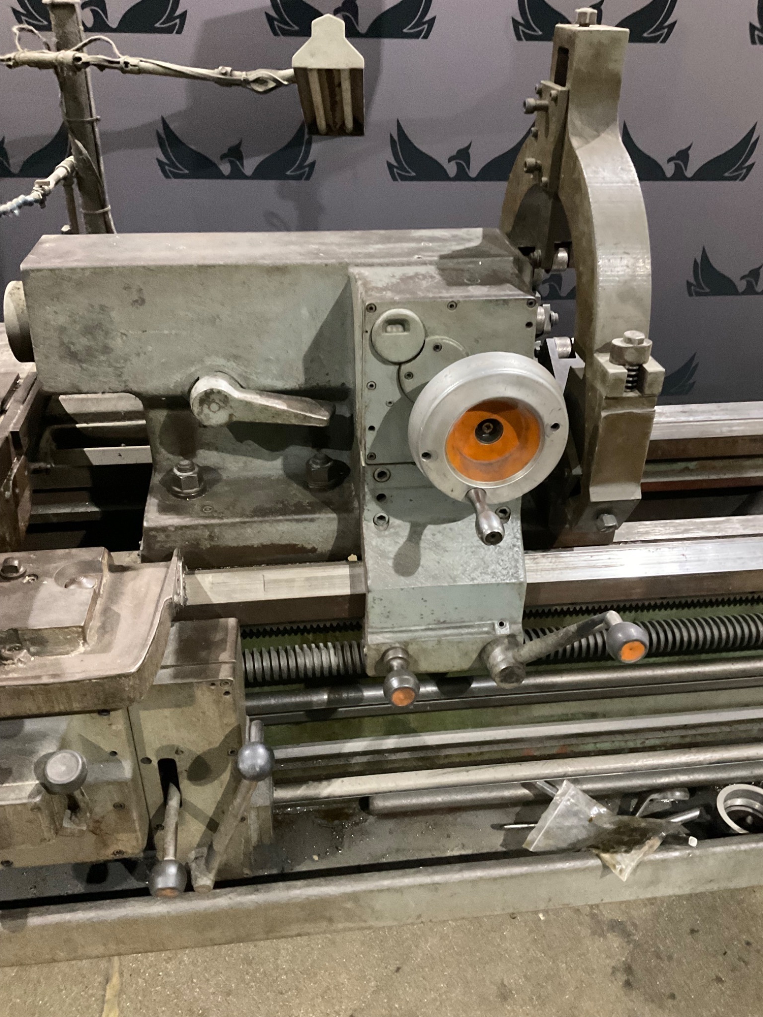 USI CLEARING 2516 ENGINE LATHE USED 6