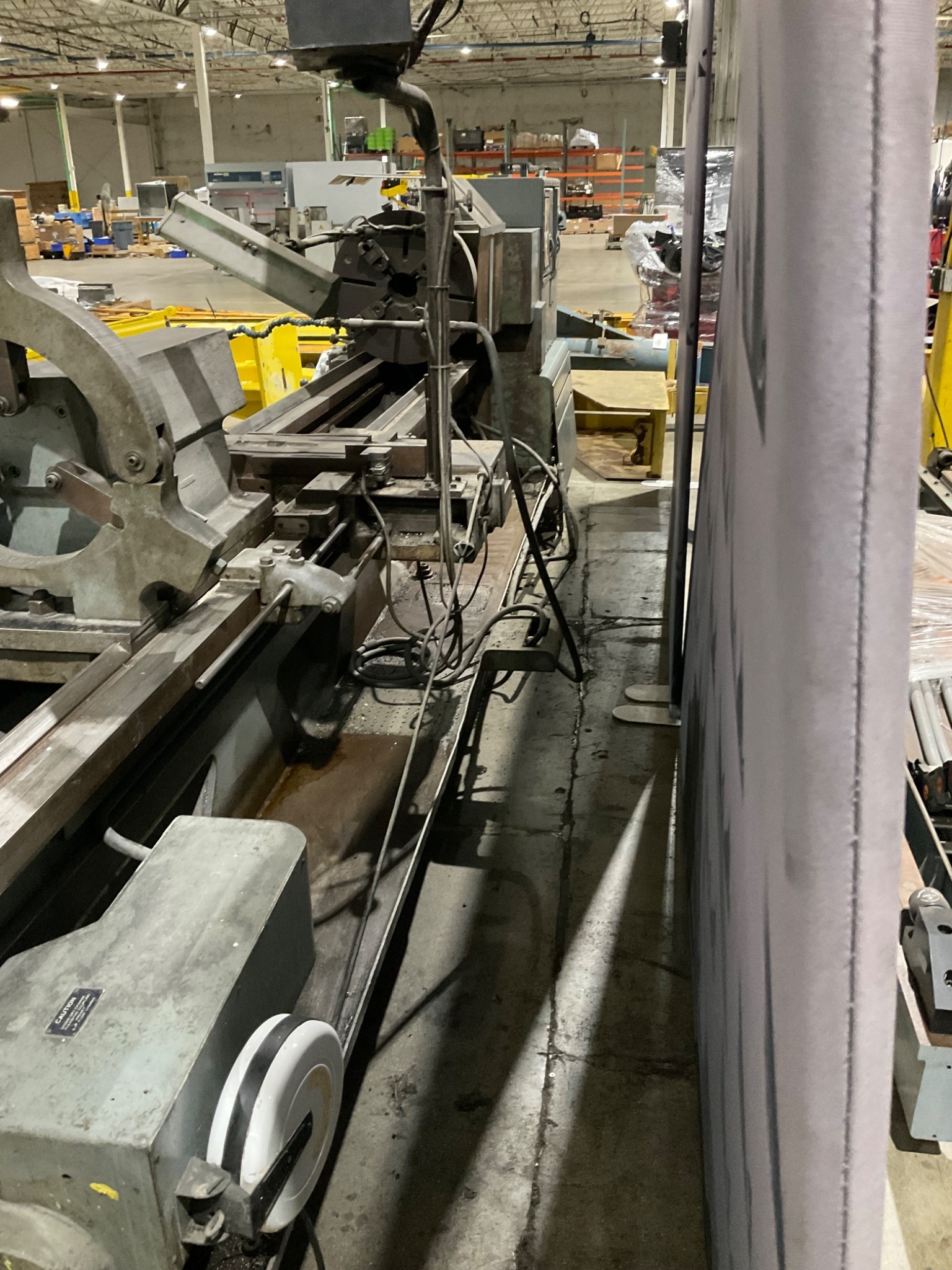 USI CLEARING 2516 ENGINE LATHE USED 9