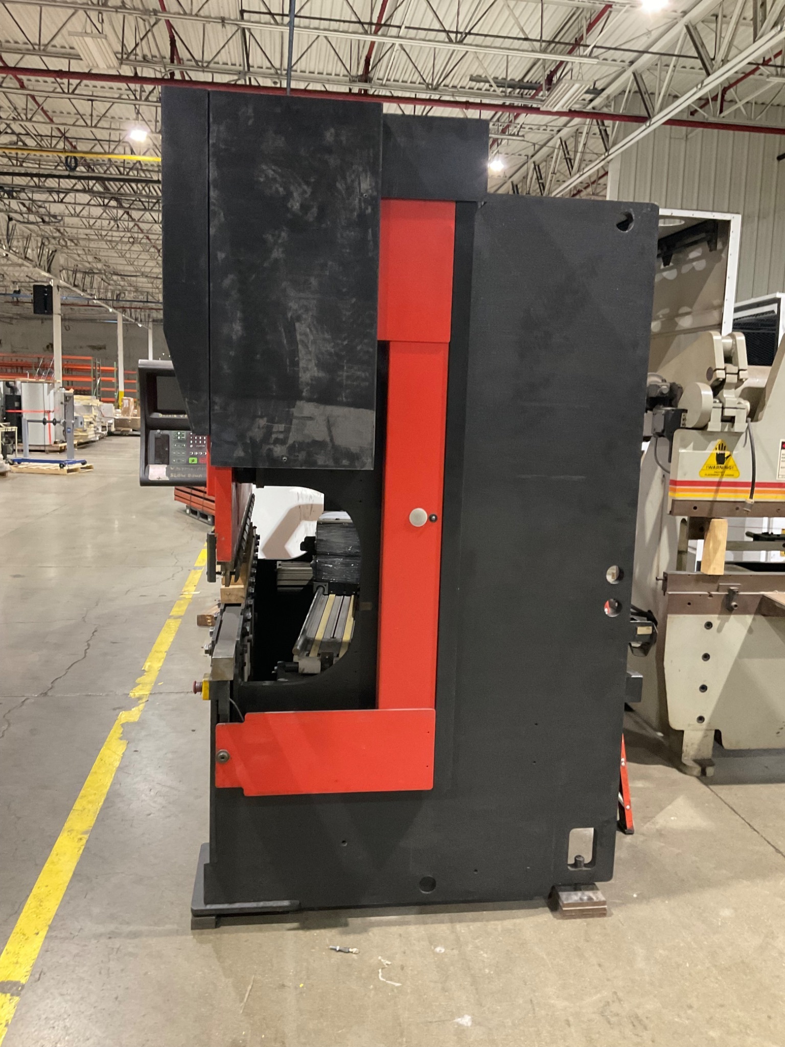 AMADA HFB-8025 Hydraulic Press Brake 80T USED 6