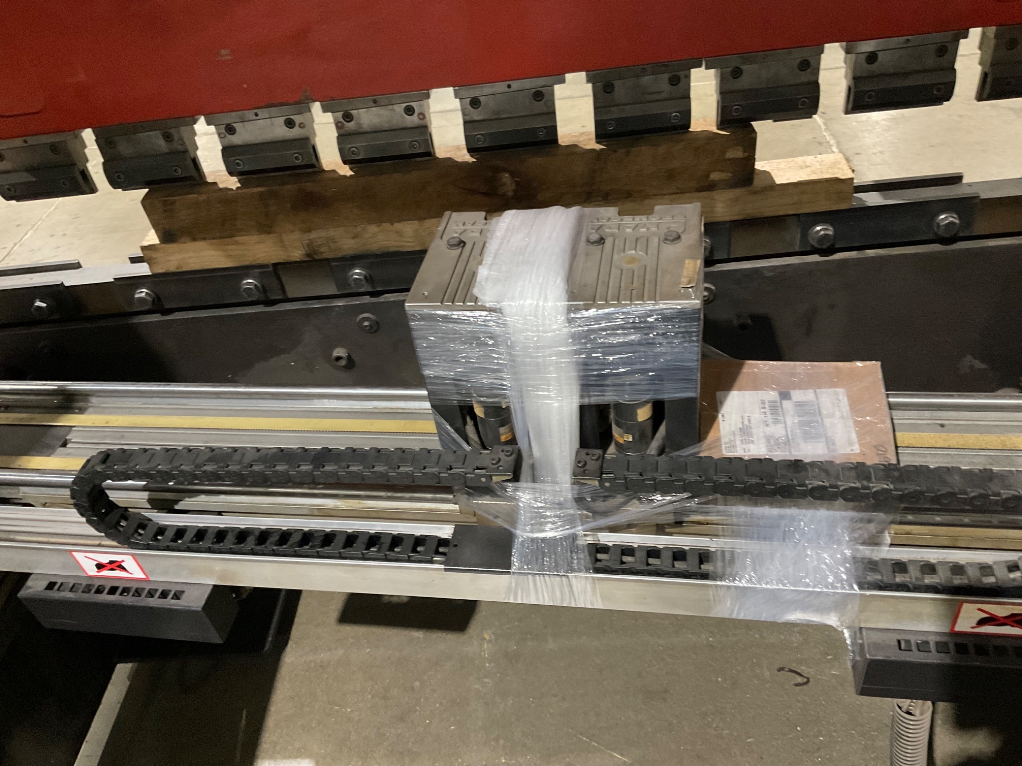 AMADA HFB-8025 Hydraulic Press Brake 80T USED 8