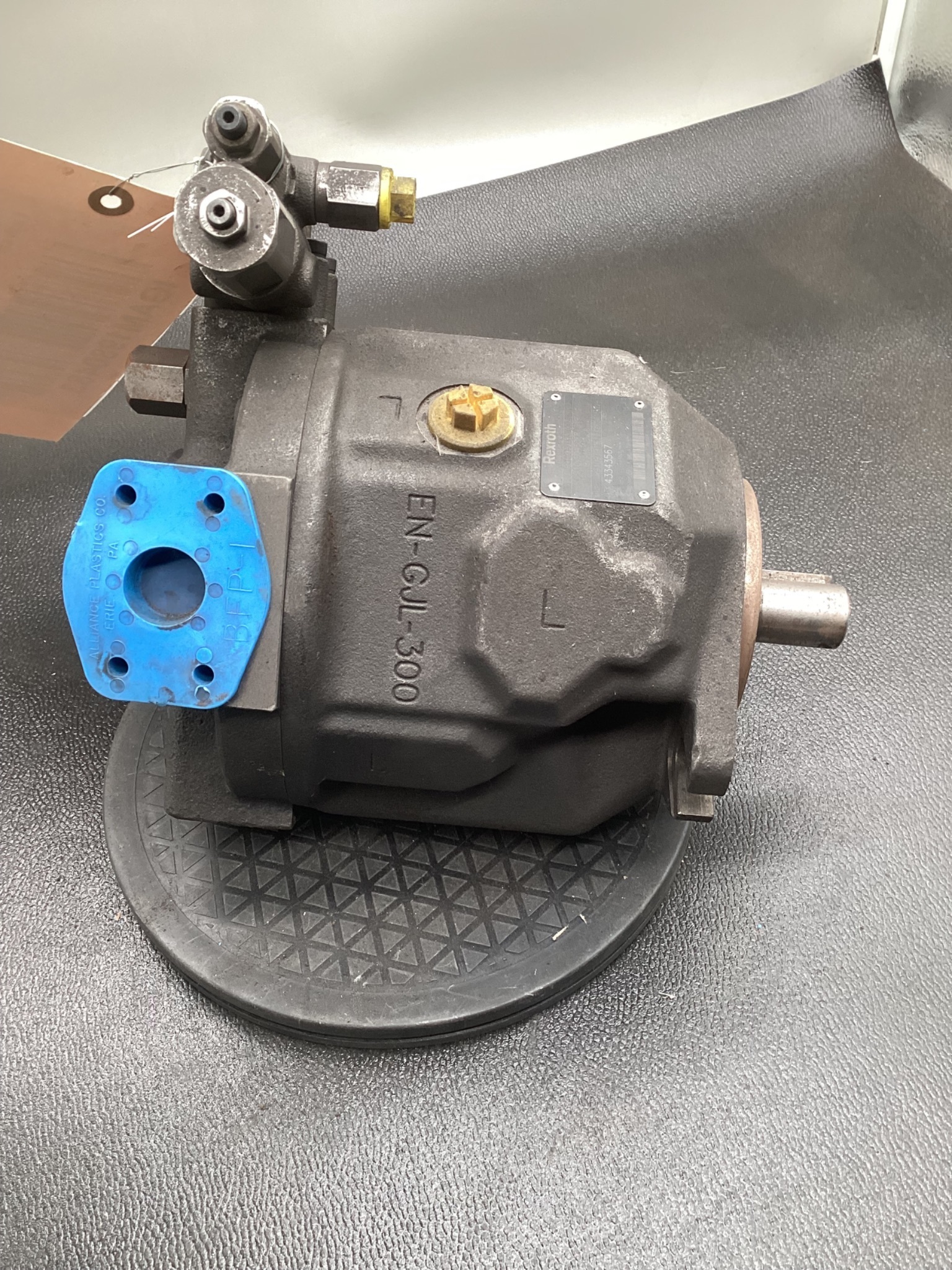 REXROTH R910939183 Axial Piston Variable Pump A10VSO45DFR NEW 1