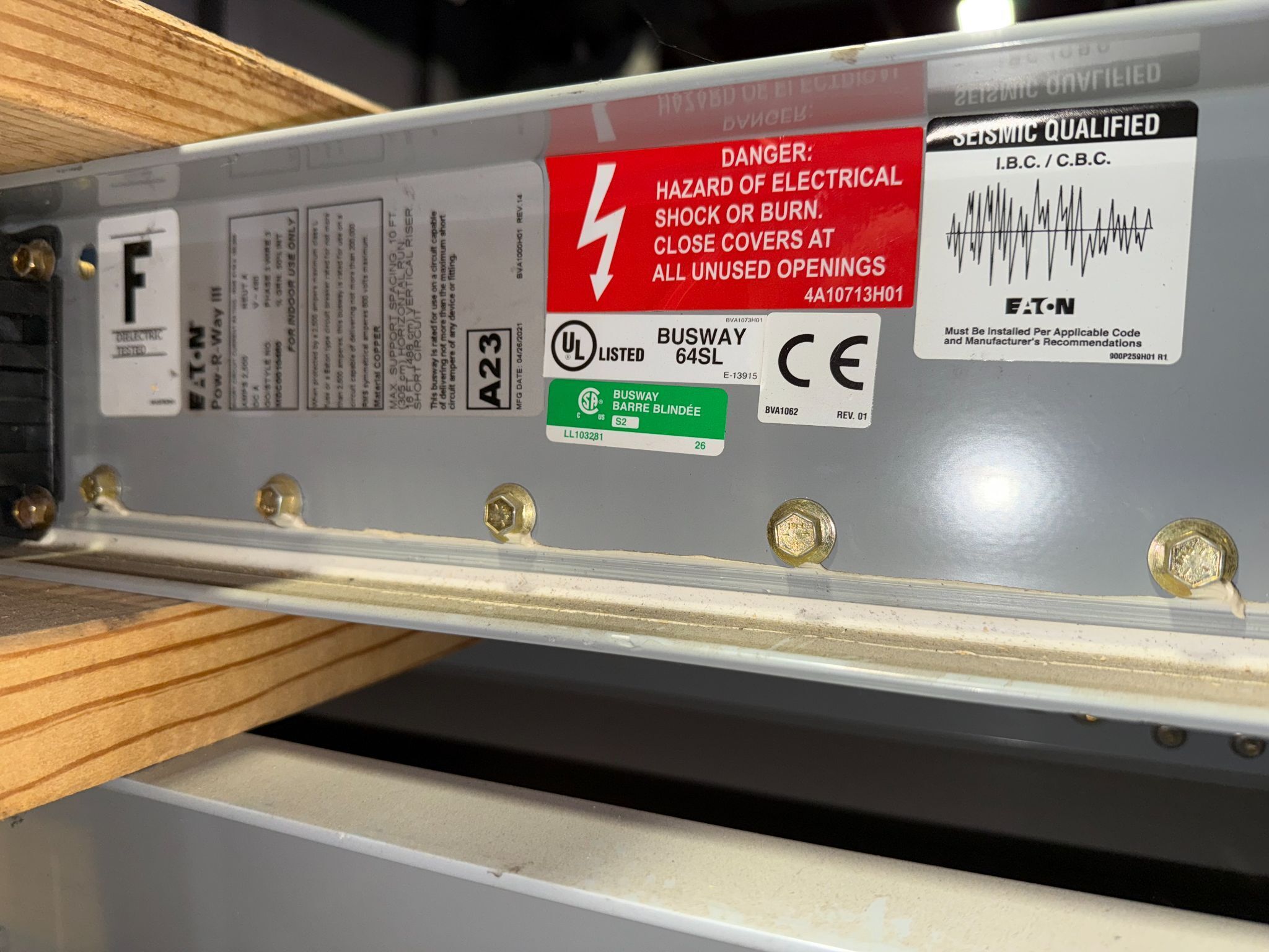 EATON 2500A POW-R-WAY III 10' Copper Straight Length Busway 480V, 3PH, 3G NEW 4