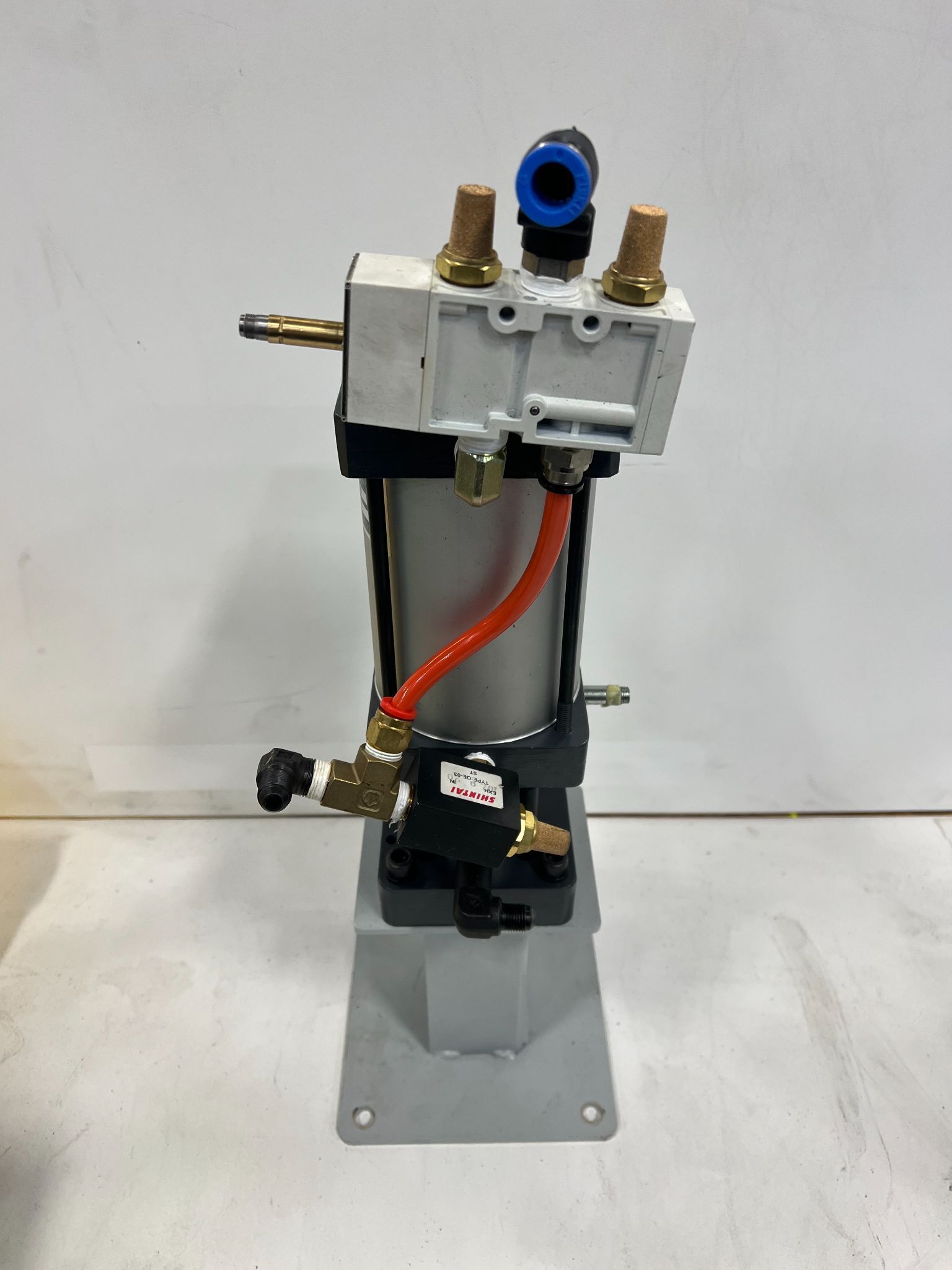 CHEN SOUND INDUSTRIAL CO W021832 PNEUMATIC BOOSTING CYLINDER USED 1