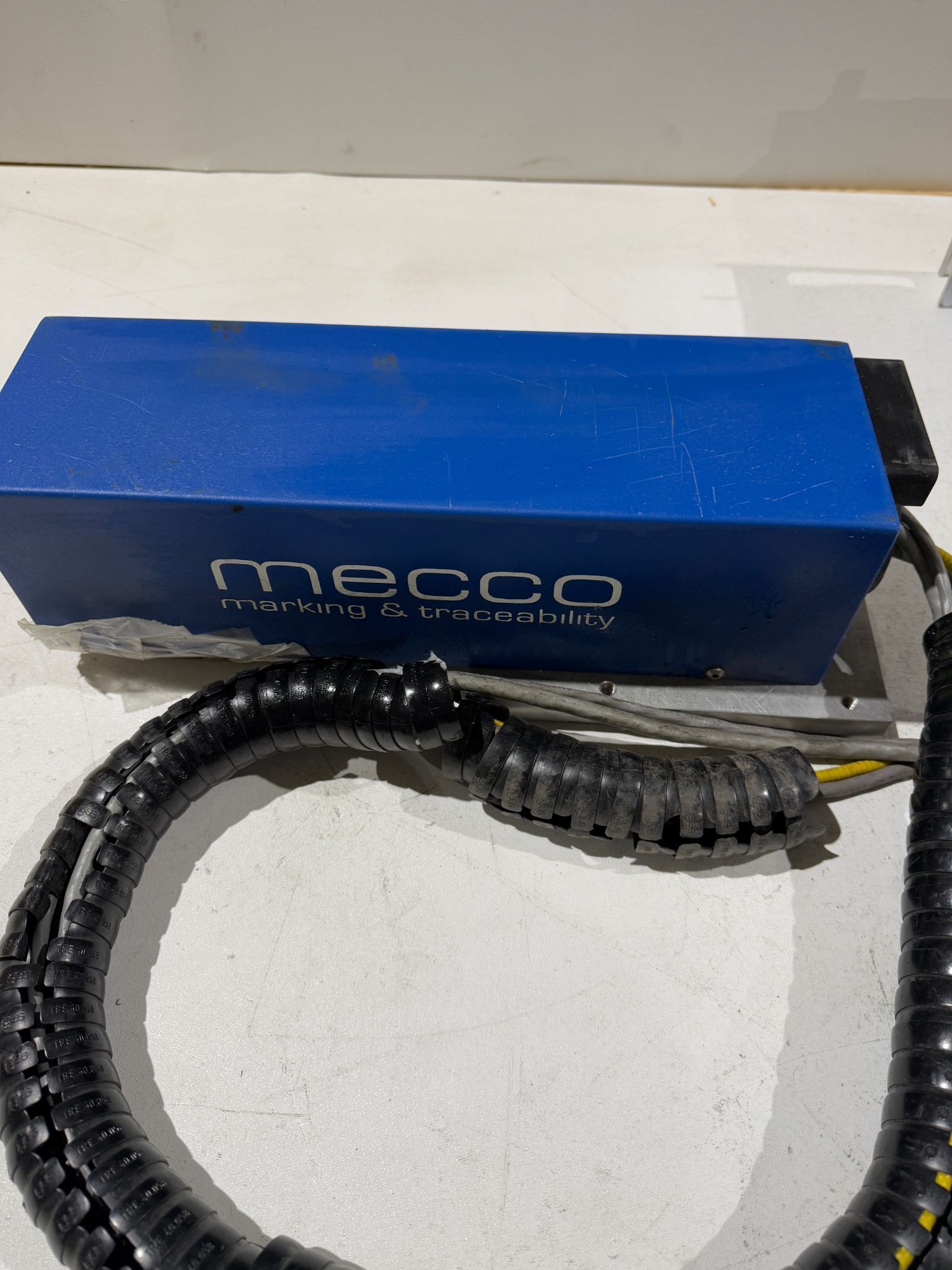 MECCOMARK 20W FIBER LASER MARKING SYSTEM MISSING CIRCUIT BOARD USED 1