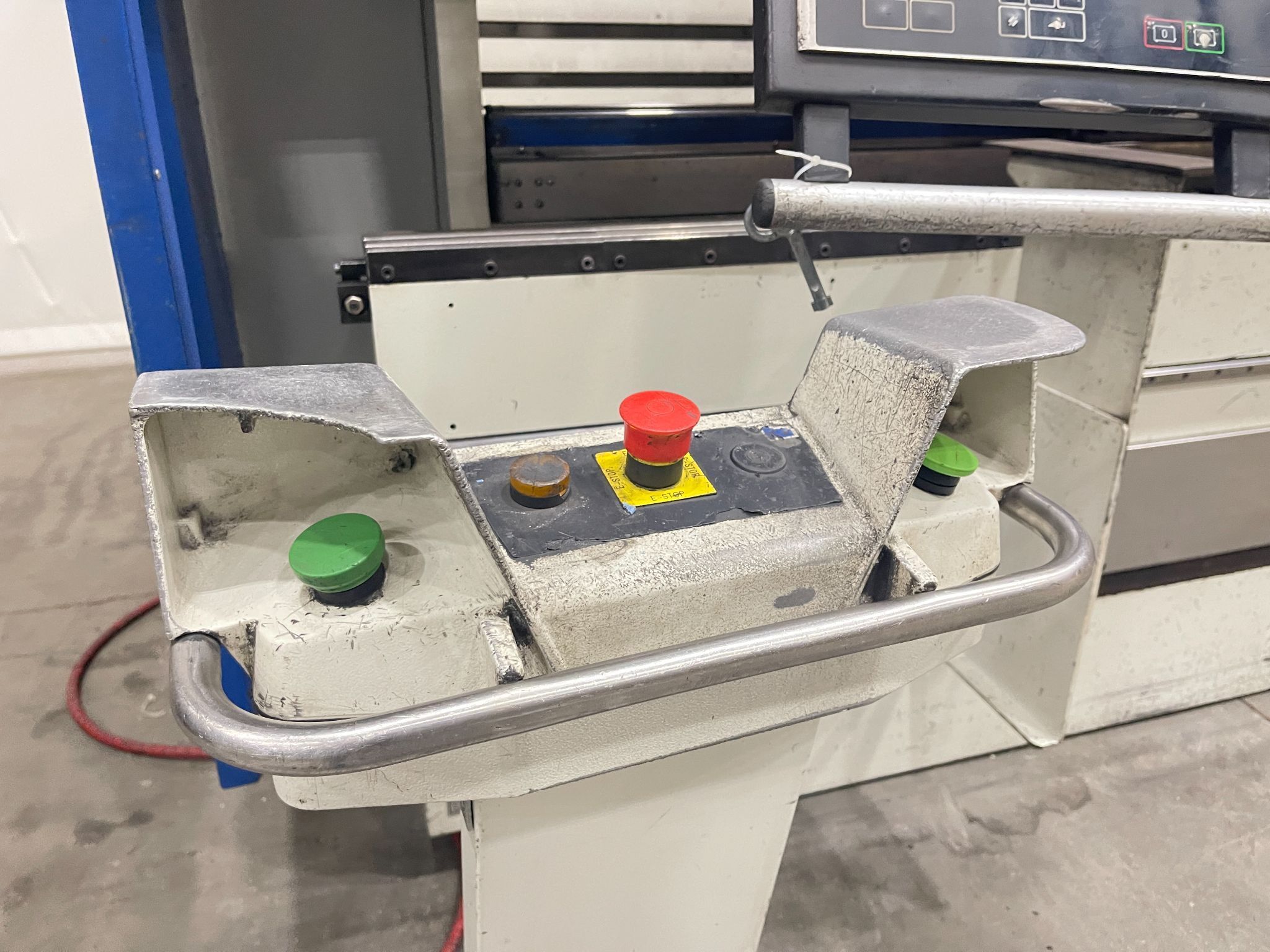 TRUMPF TRUBEND 3120 CNC PRESS BRAKE 132T 122IN 4-AXIS USED 4
