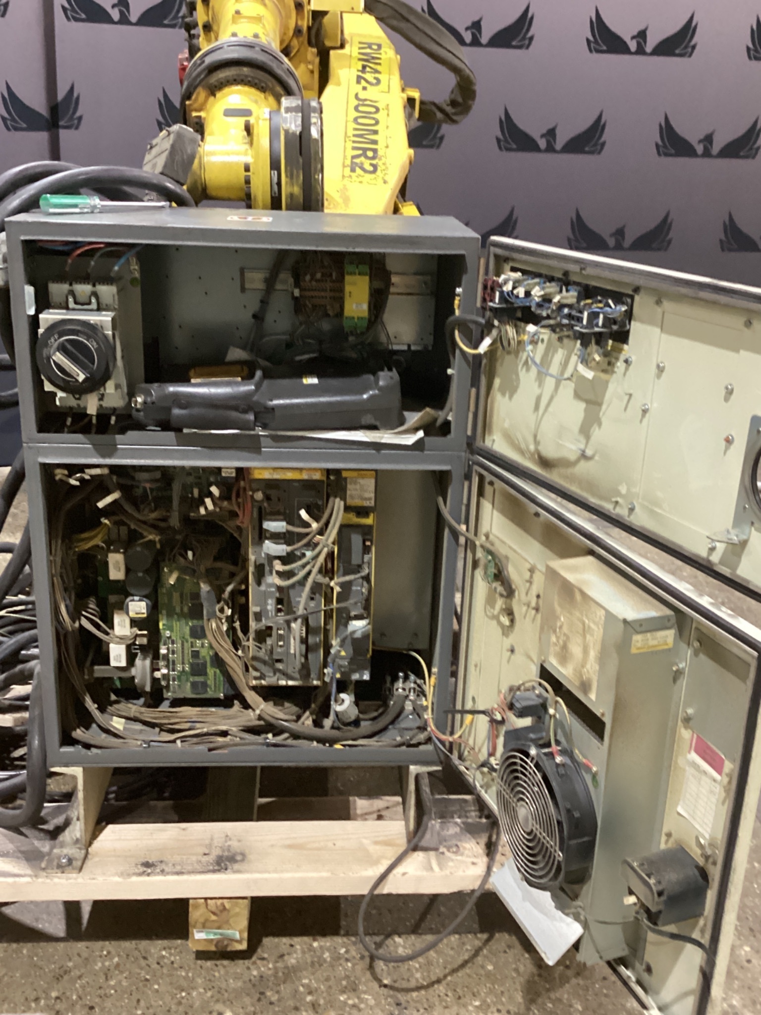 FANUC R-2000iB/210F Complete w/ R-30iB Controls USED 4