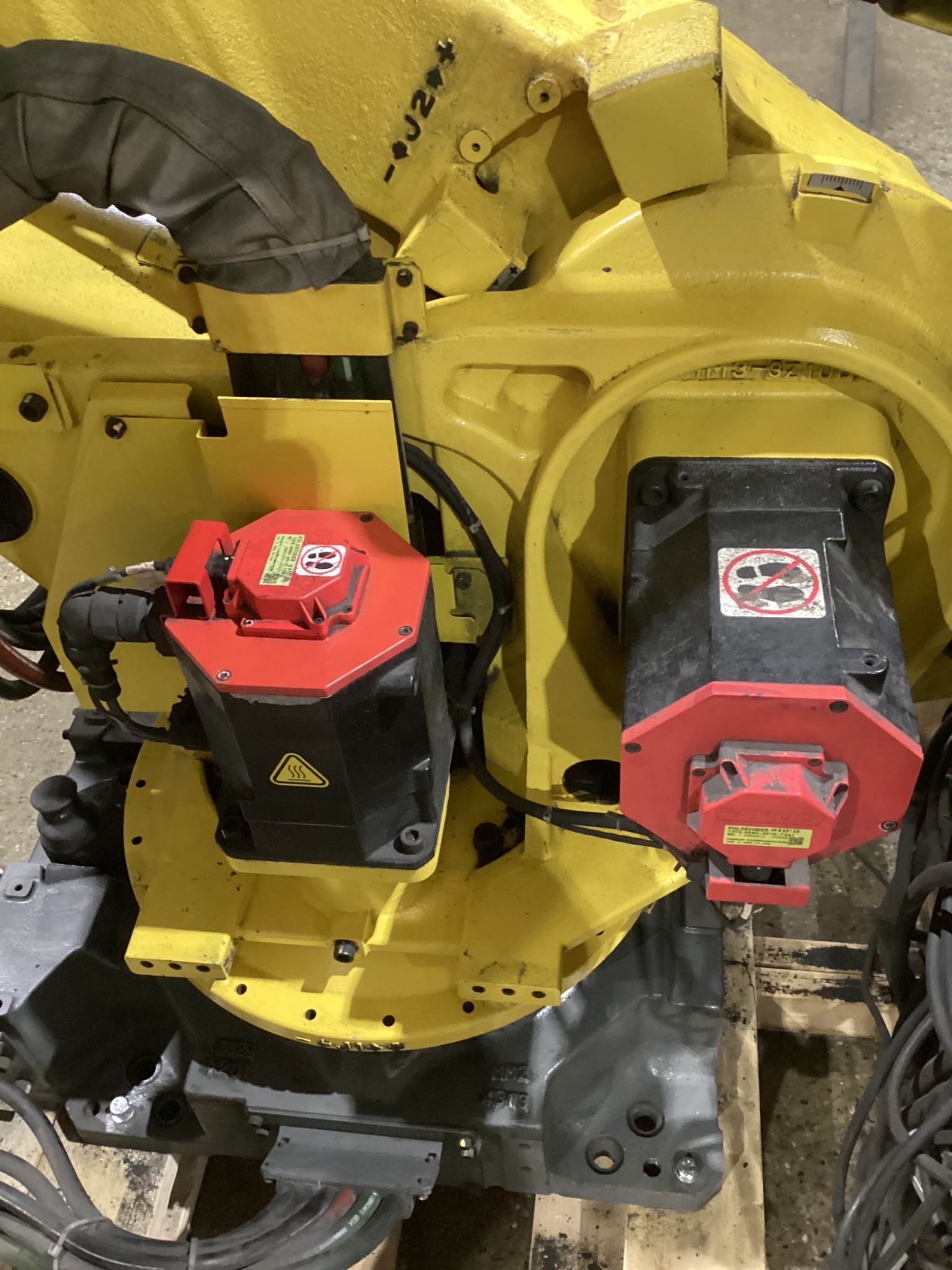 FANUC R-2000iB/210F Complete w/ R-30iB Controls USED 3