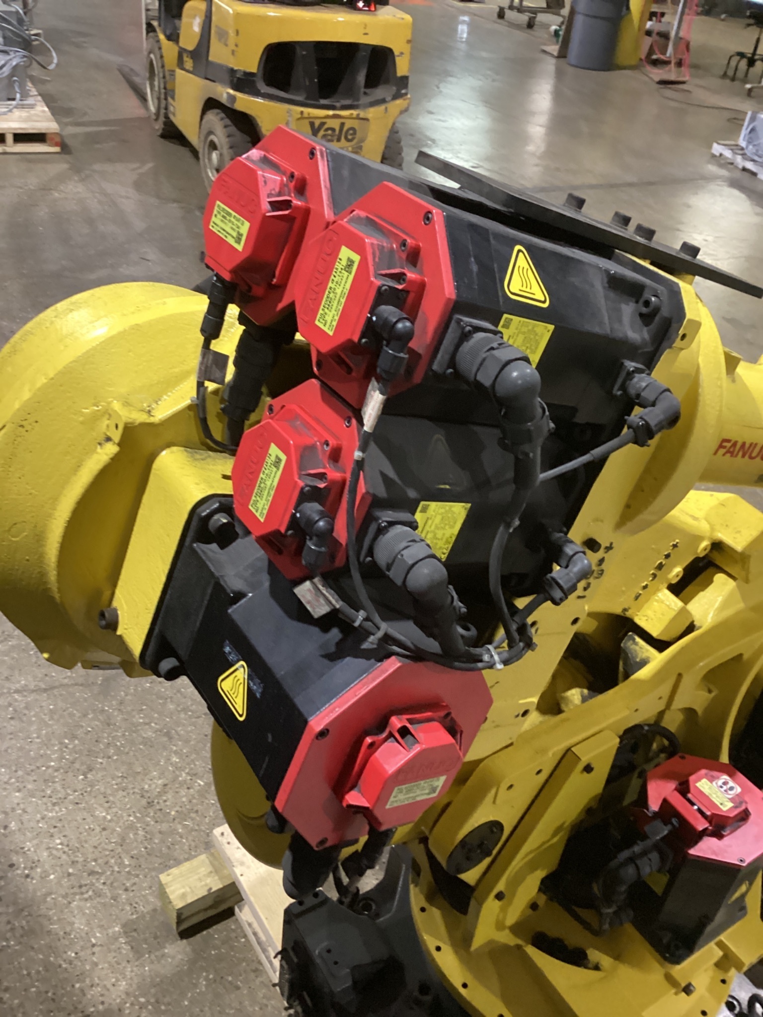 FANUC R-2000iB/210F Complete w/ R-30iB Controls USED 4