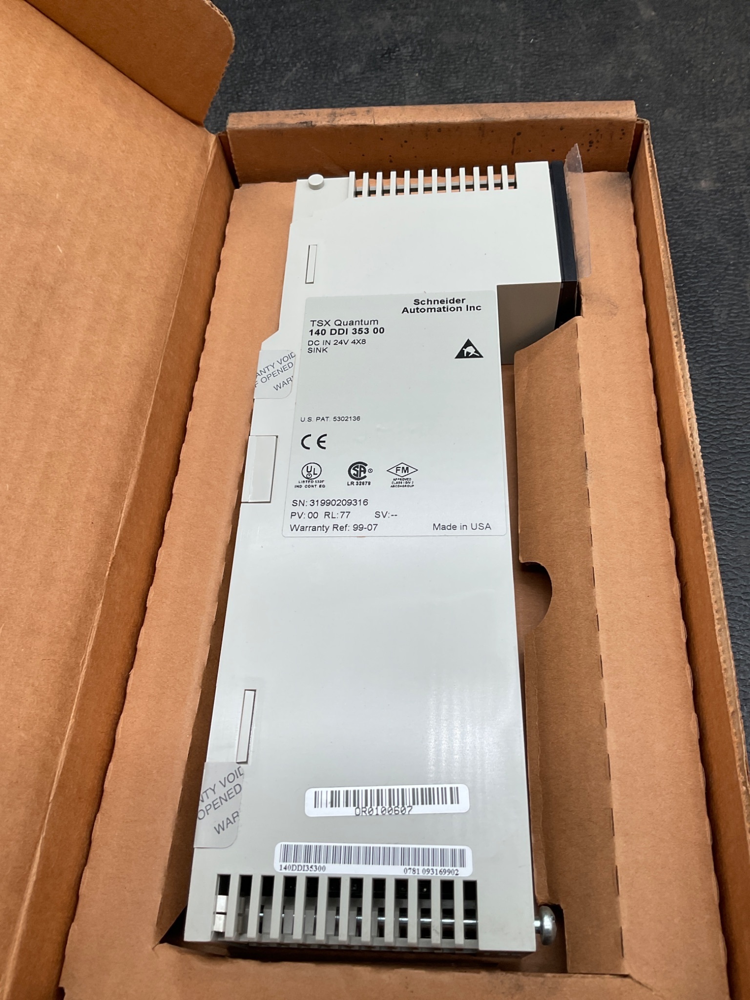 TSX QUANTUM 140DDI35300 Digital Input Module NEW 4