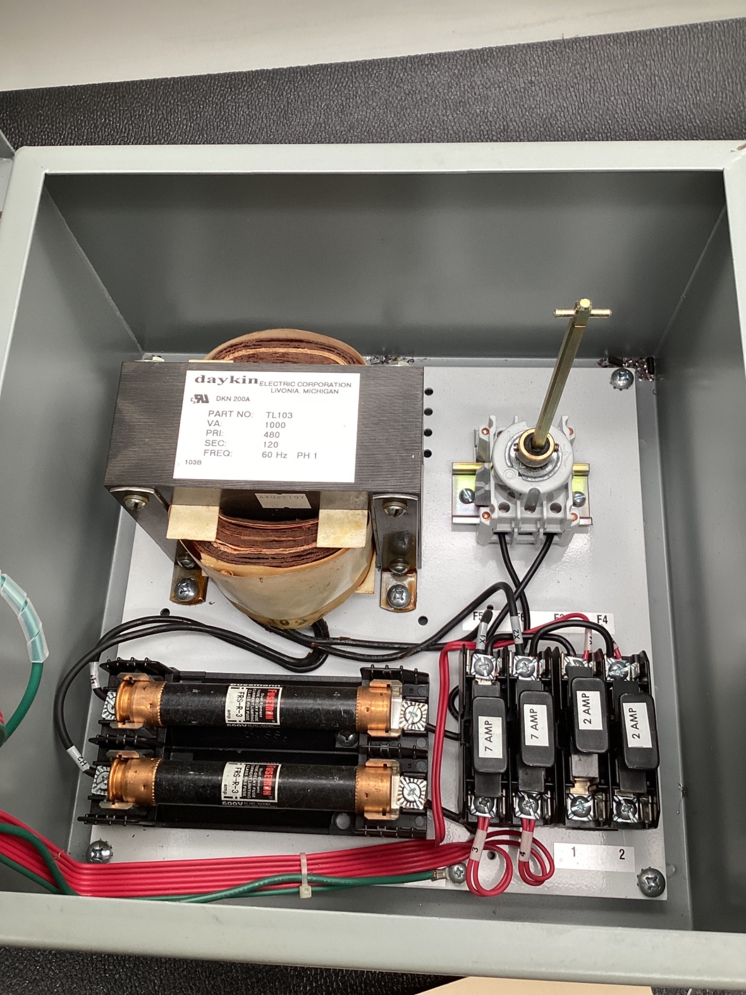 DAYKIN GPFS-05 1KVA Transformer Disconnect 480V - 120V USED 4