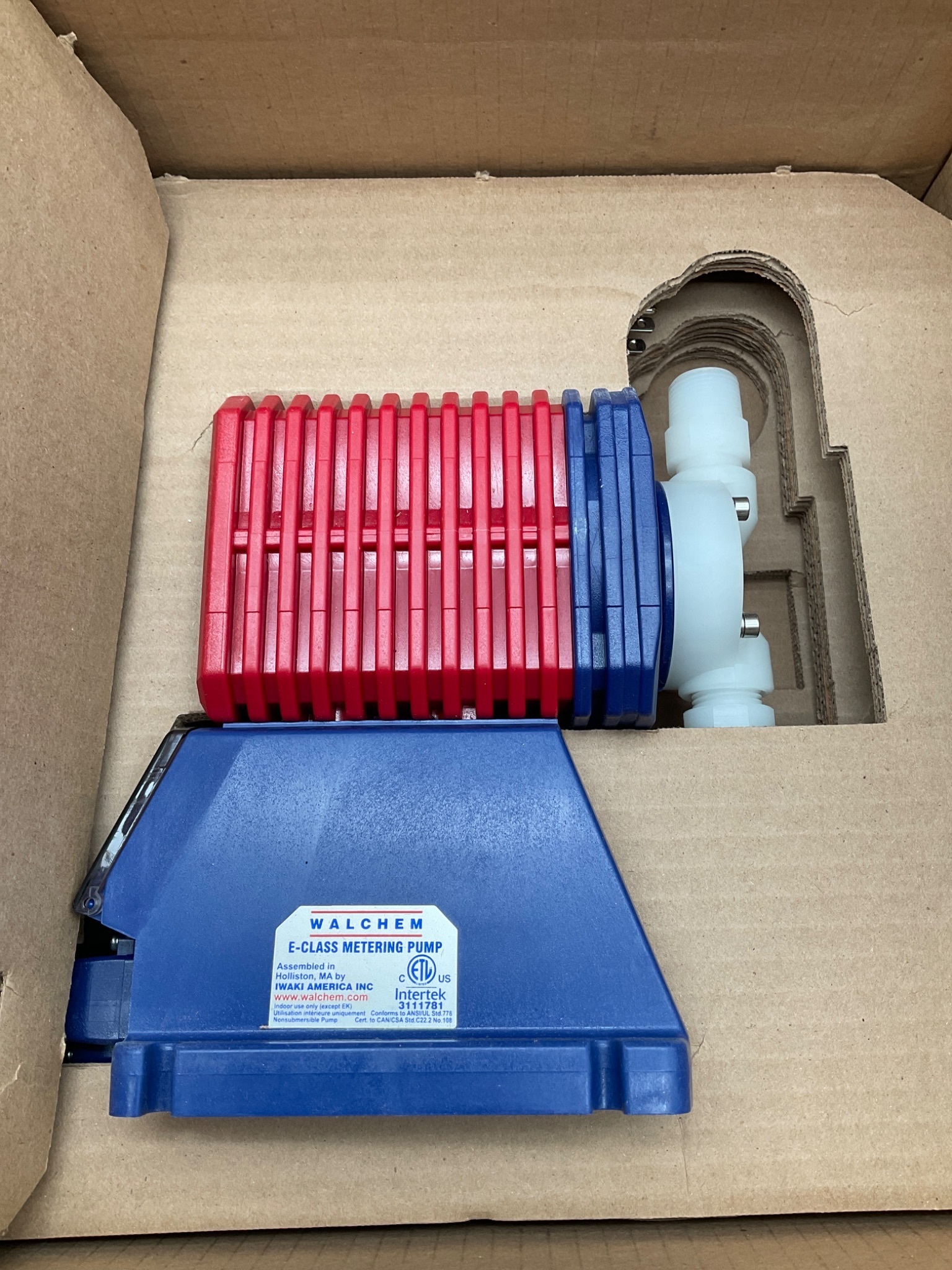 WALCHEM EHE31E1-FCT Chemical Metering Pump NEW 1