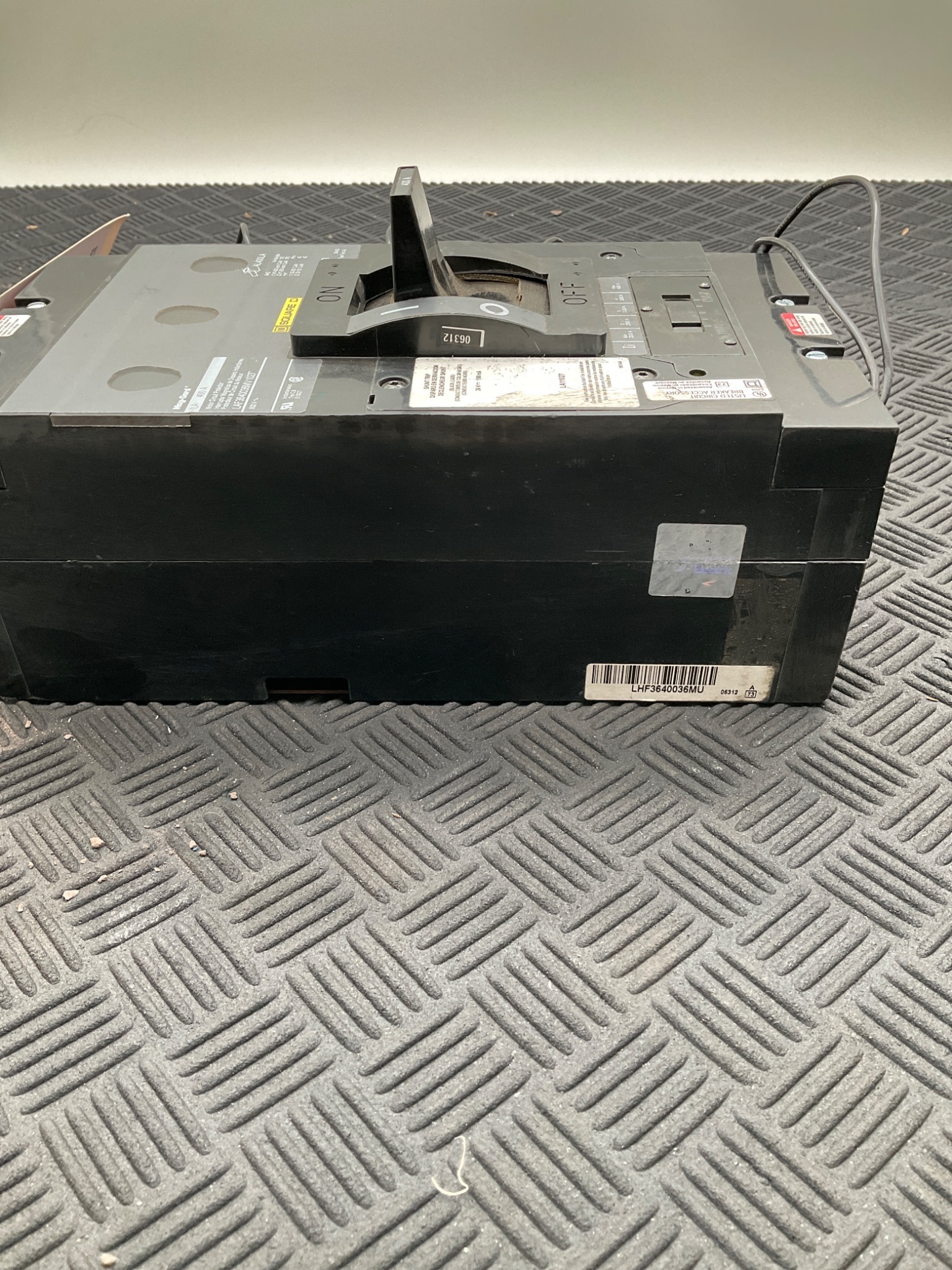 SQUARE D LAF3640036MV1027 Circuit Breaker 3P 600VAC 400A USED 5