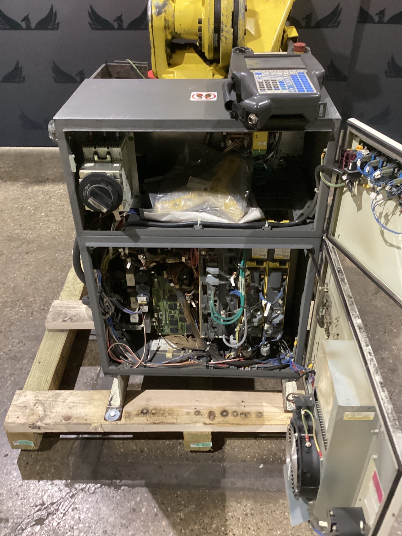 FANUC R-2000iB/210F Complete w/ R-30iB Controls USED 6