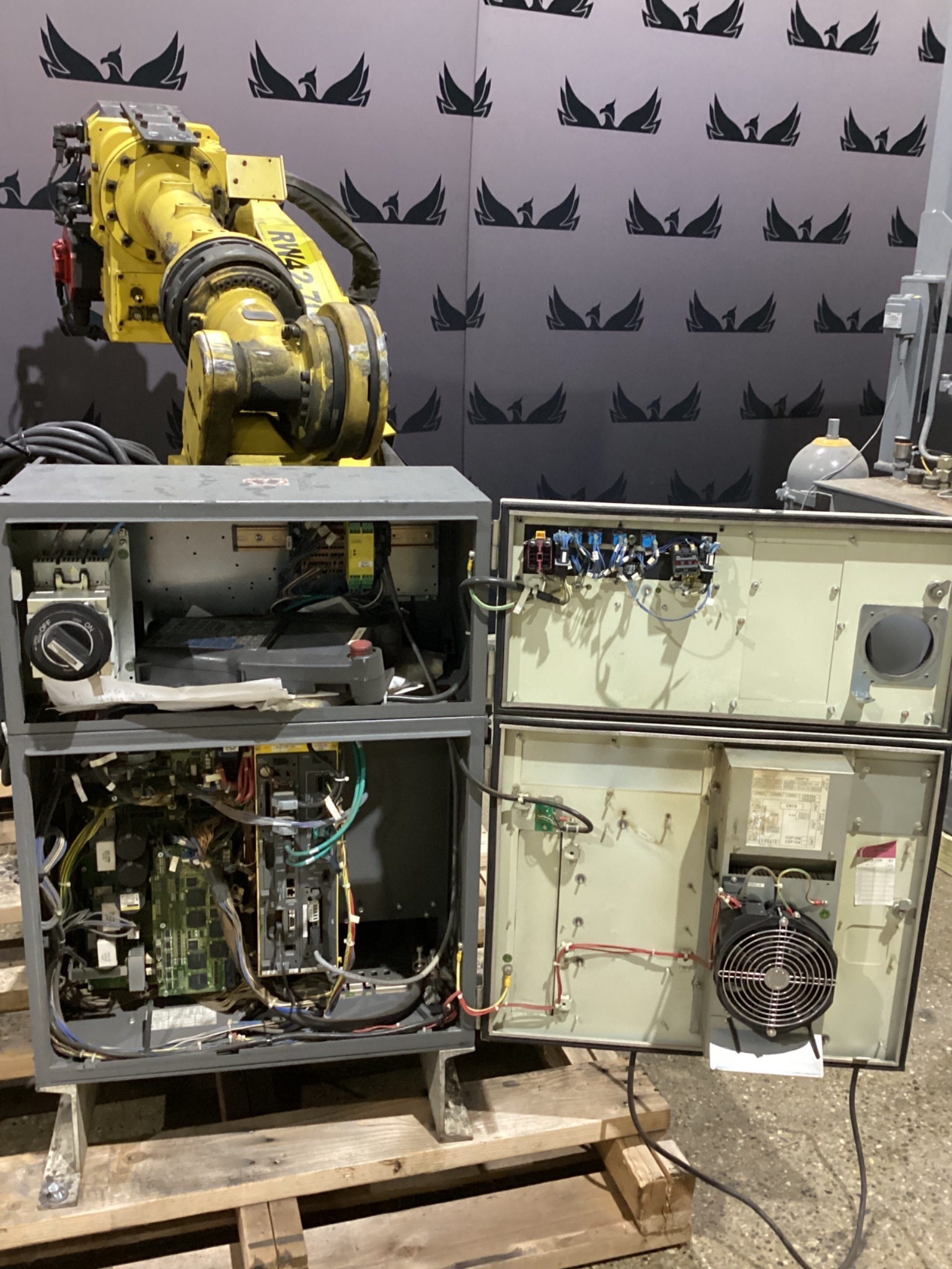 FANUC R-2000iB/210F Complete w/ R-30iB Controls USED 1