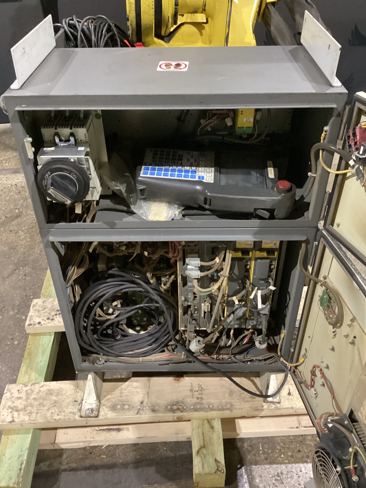 FANUC R-2000iB/210F Complete w/ R-30iB Controls USED 7