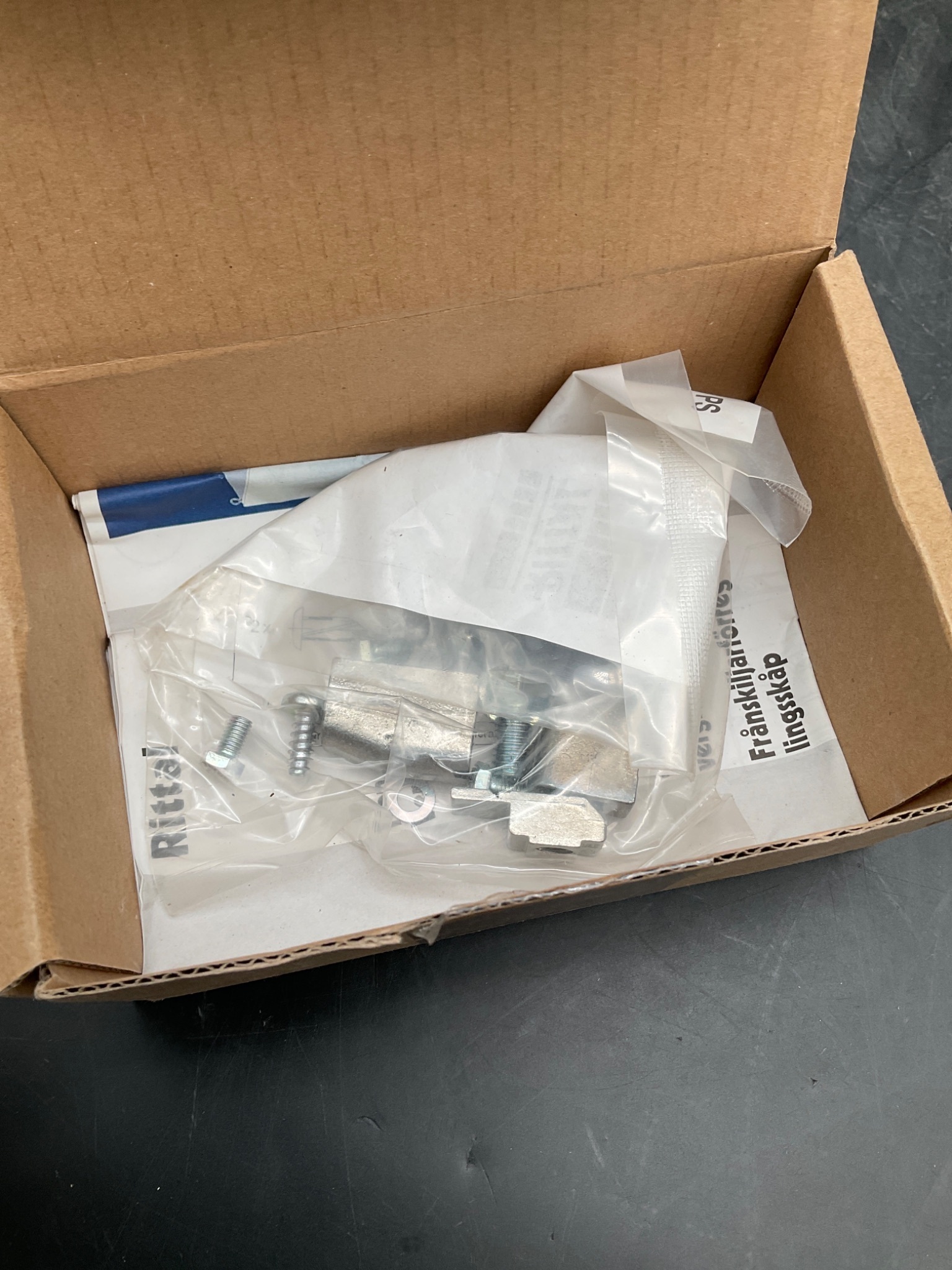 RITTAL TS 4912.000 Side Panel Lock Kit for TS/VX Enclosures NEW 3