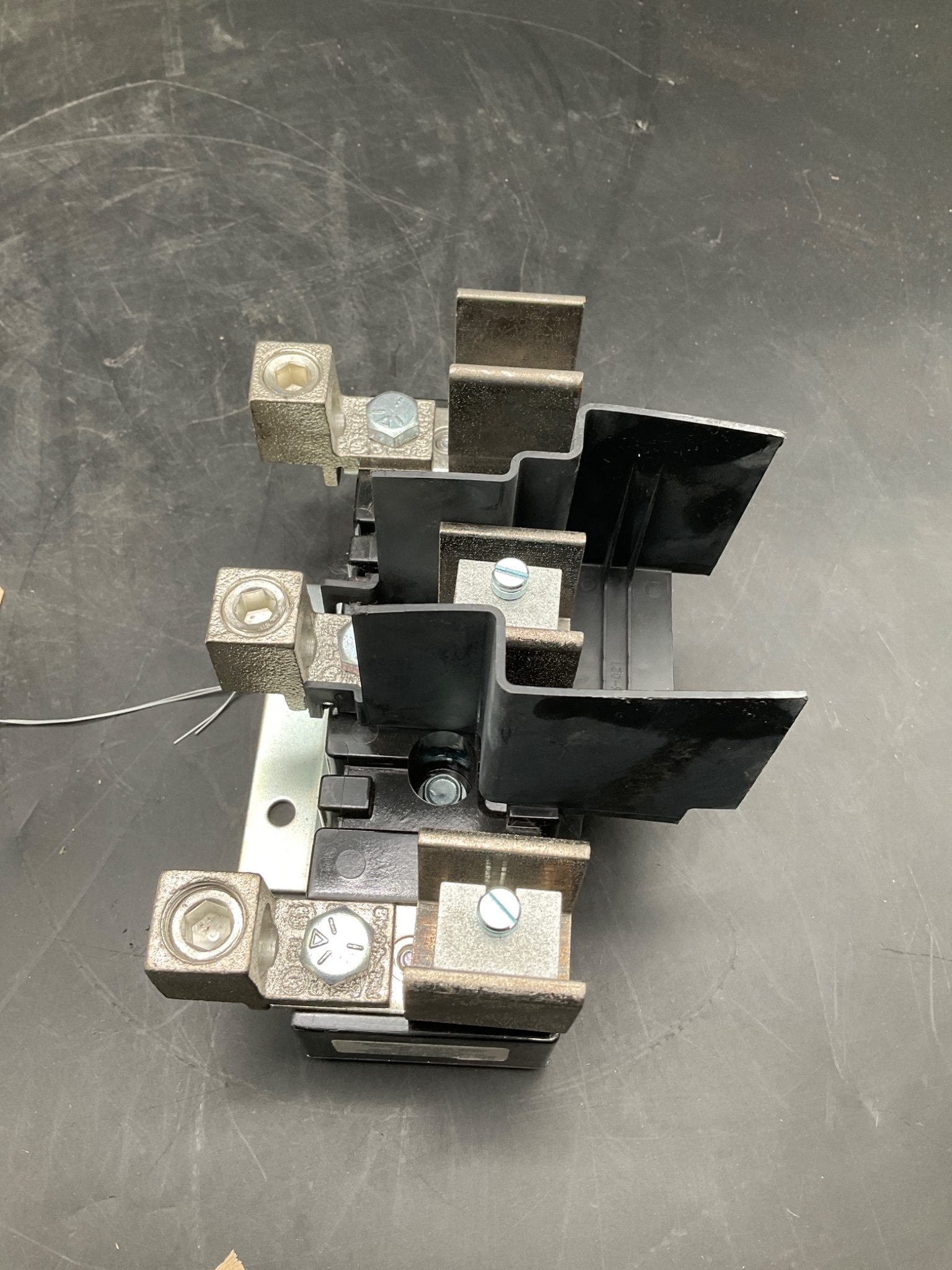 ALLEN BRADLEY 1494V-FS200 Fuse Block 200A 600V USED 4