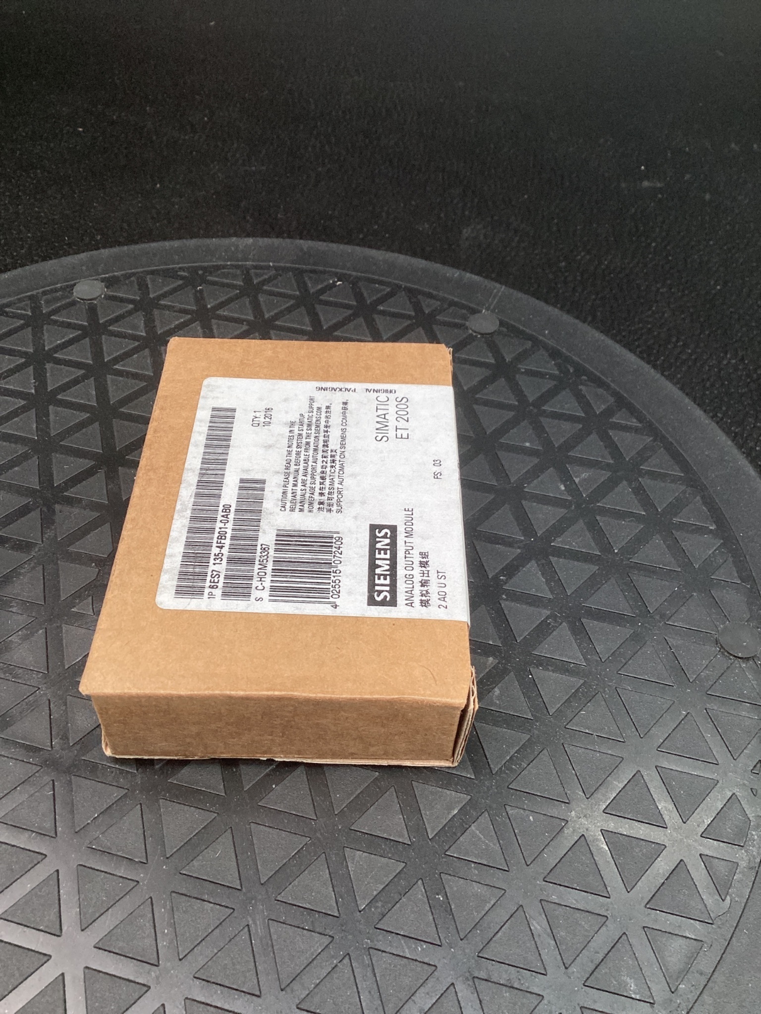SIEMENS 6ES7 135-4FB01-0AB0 Analog Output Module NEW 3