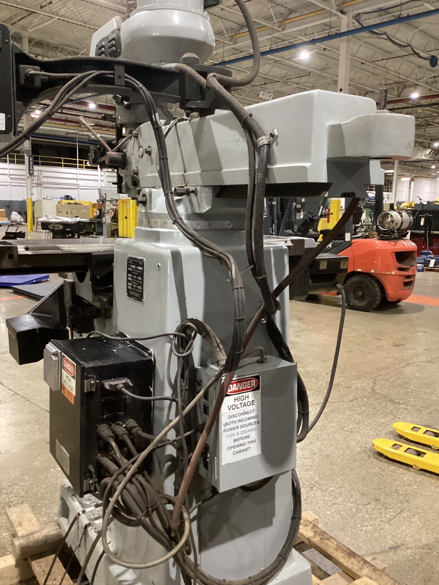 SOUTHWESTERN INDUSTRIES TRAK K3 3-AXIS CNC KNEE MILL USED 4