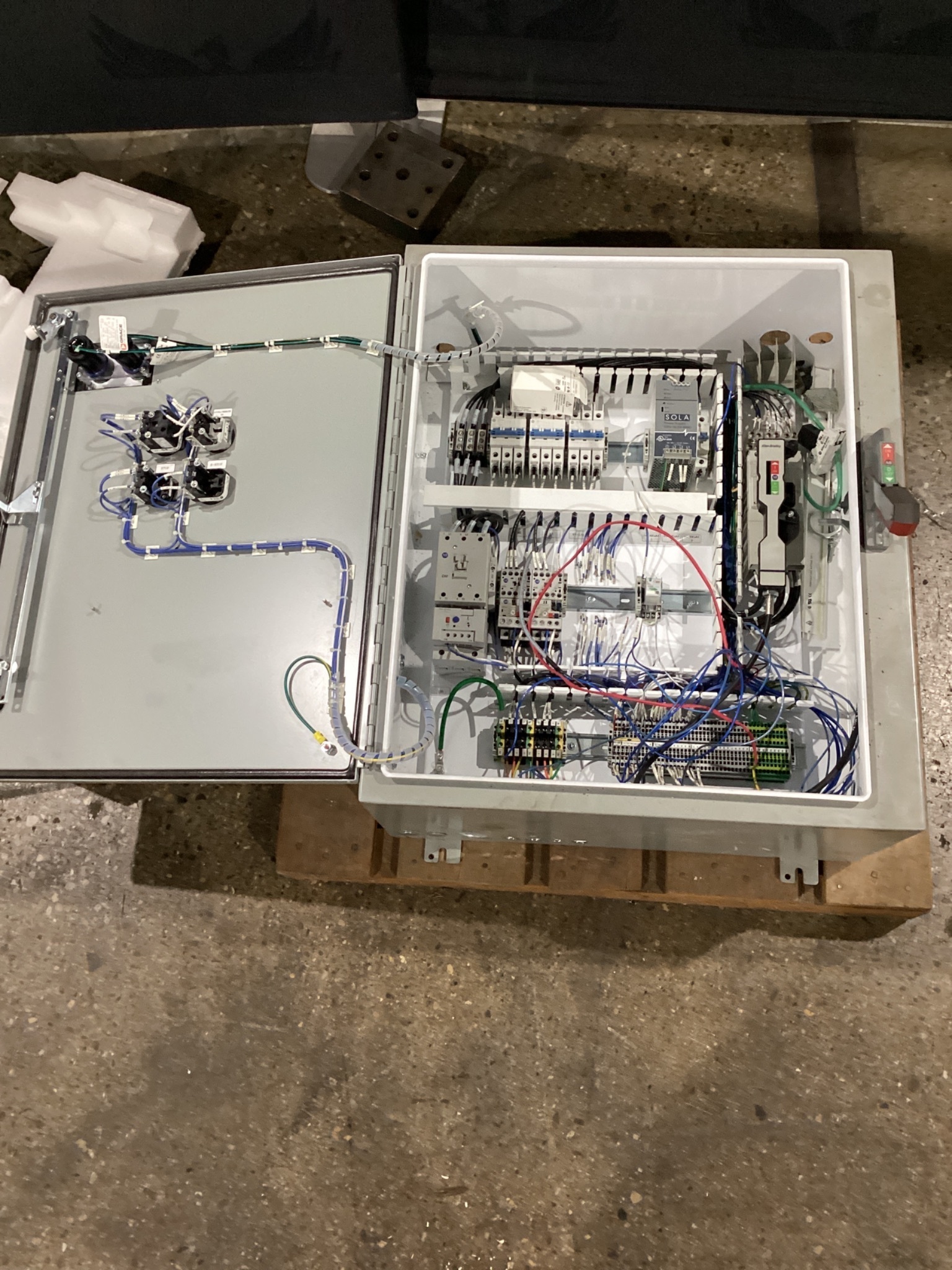 NVENT HOFFMAN A30SA2612LPPL PREFERRED CUTOUT DISCONNECT ENCLOSURES TYPE 12 USED 2