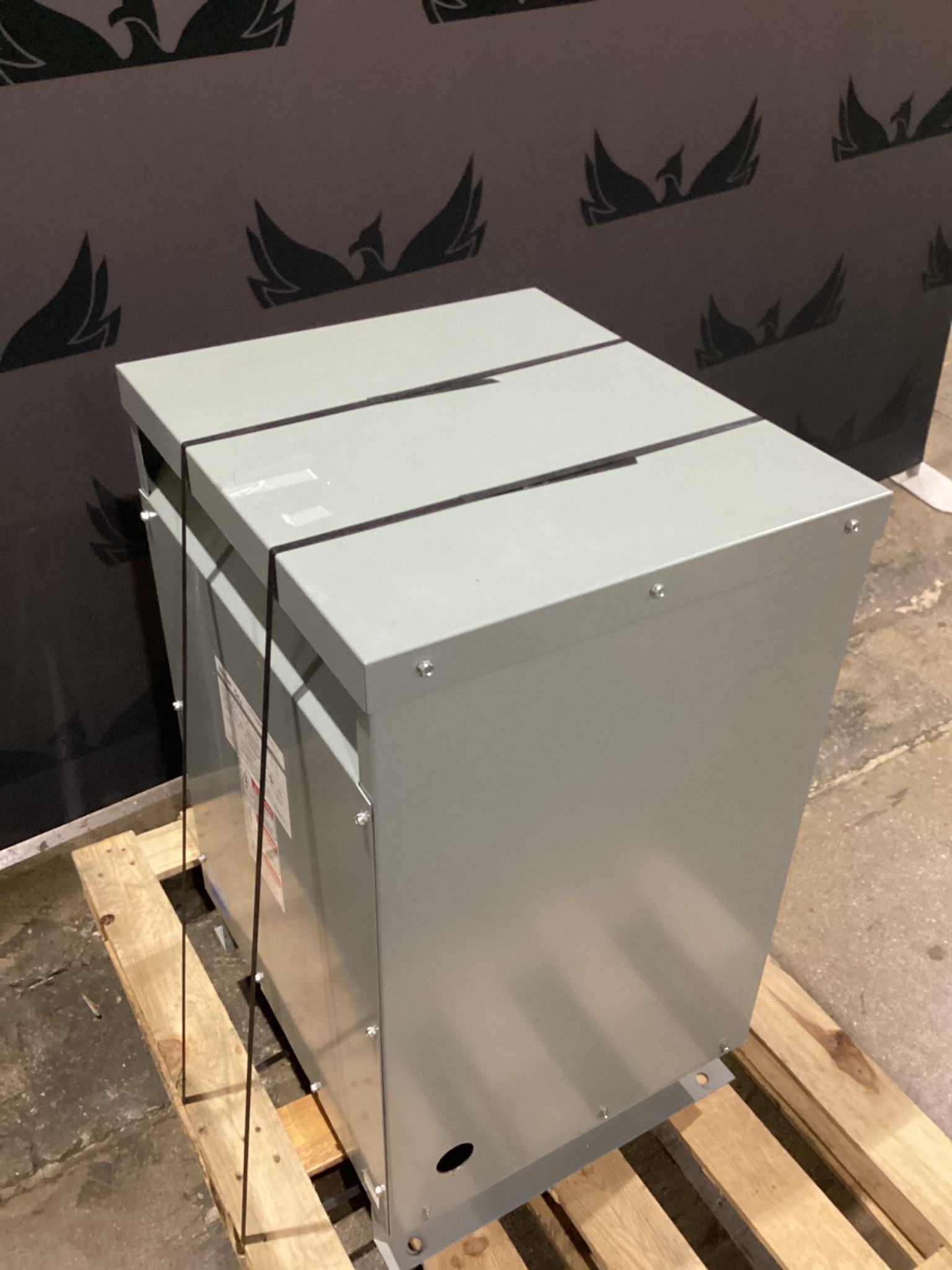 FEDERAL PACIFIC T20LH42-30 Transformer 208V - 480Y/277V 30 KVA, 3PH USED 0