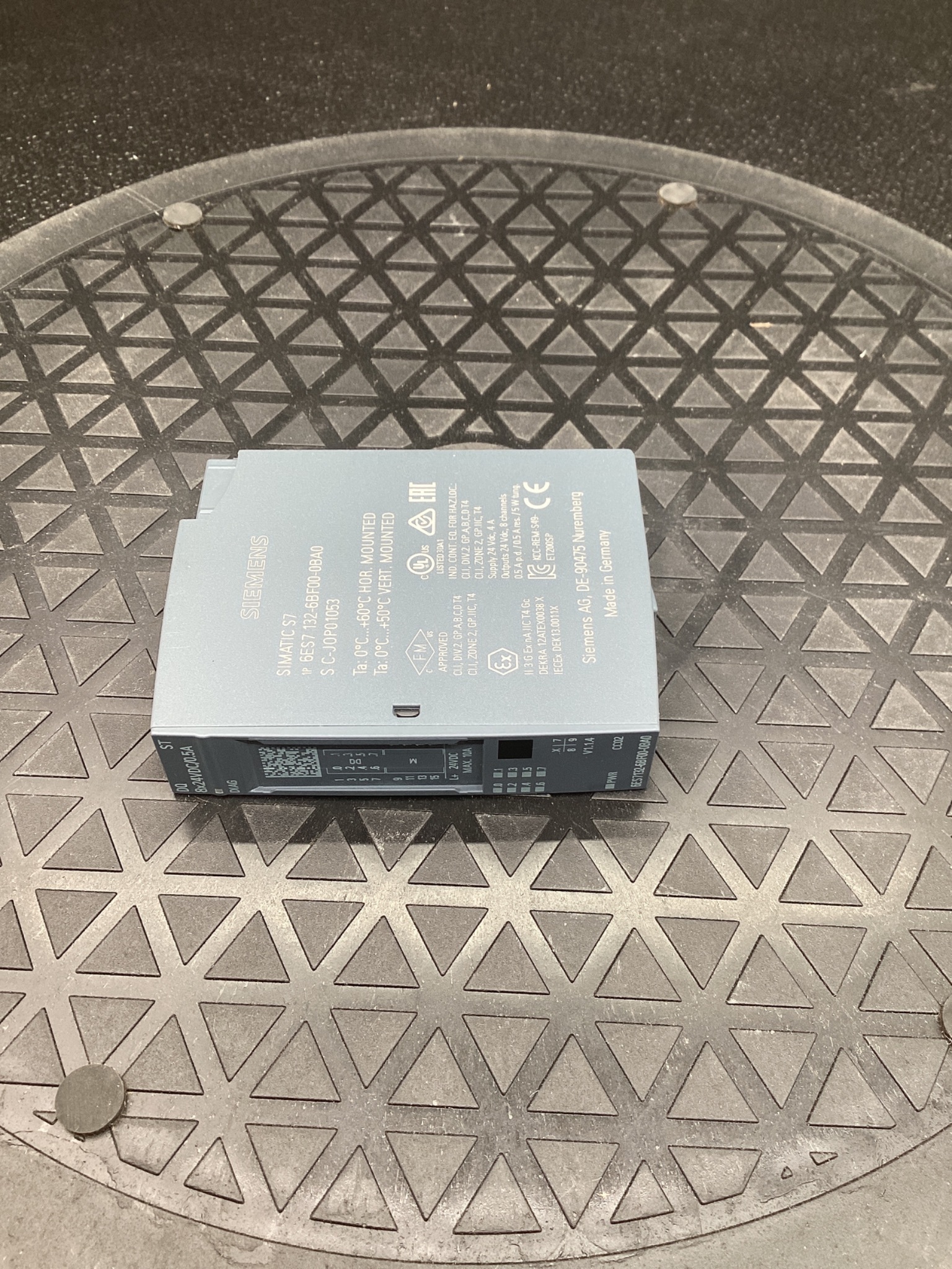 SIEMENS 6ES7 132-6BF00-0BA0 Digital Output Module USED 3