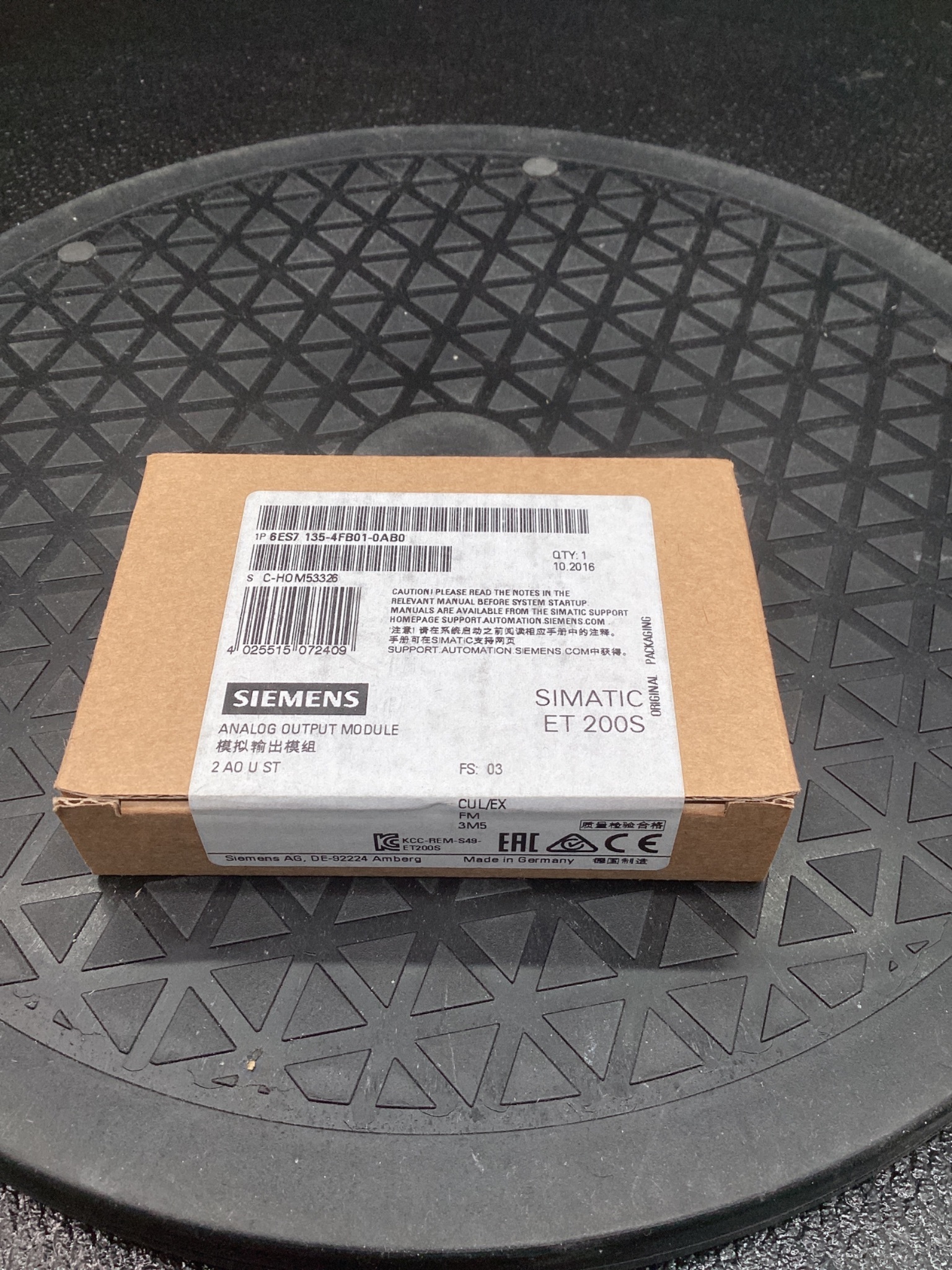 SIEMENS 6ES7 135-4FB01-0AB0 Analog Output Module NEW 0