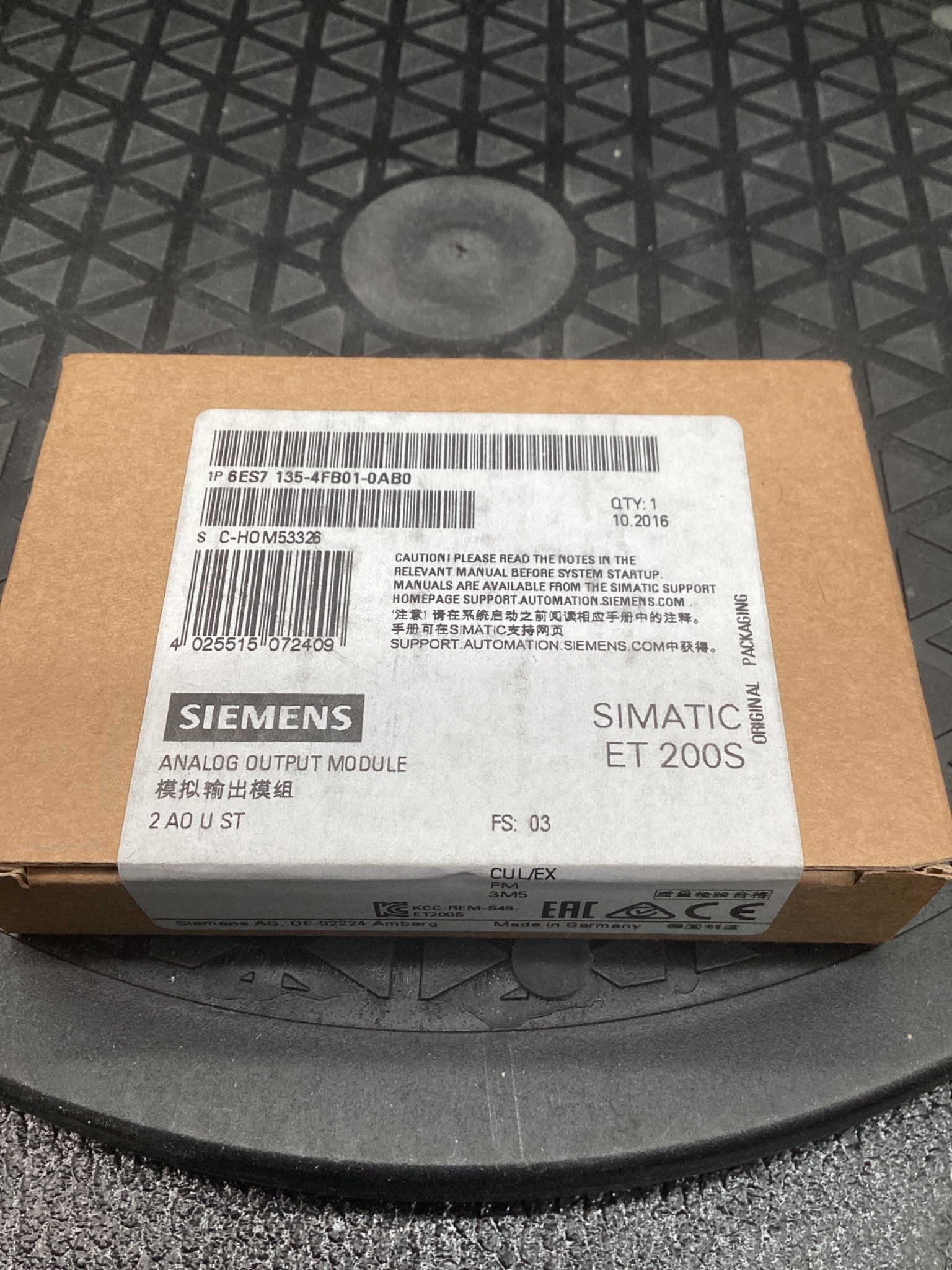 SIEMENS 6ES7 135-4FB01-0AB0 Analog Output Module NEW 5