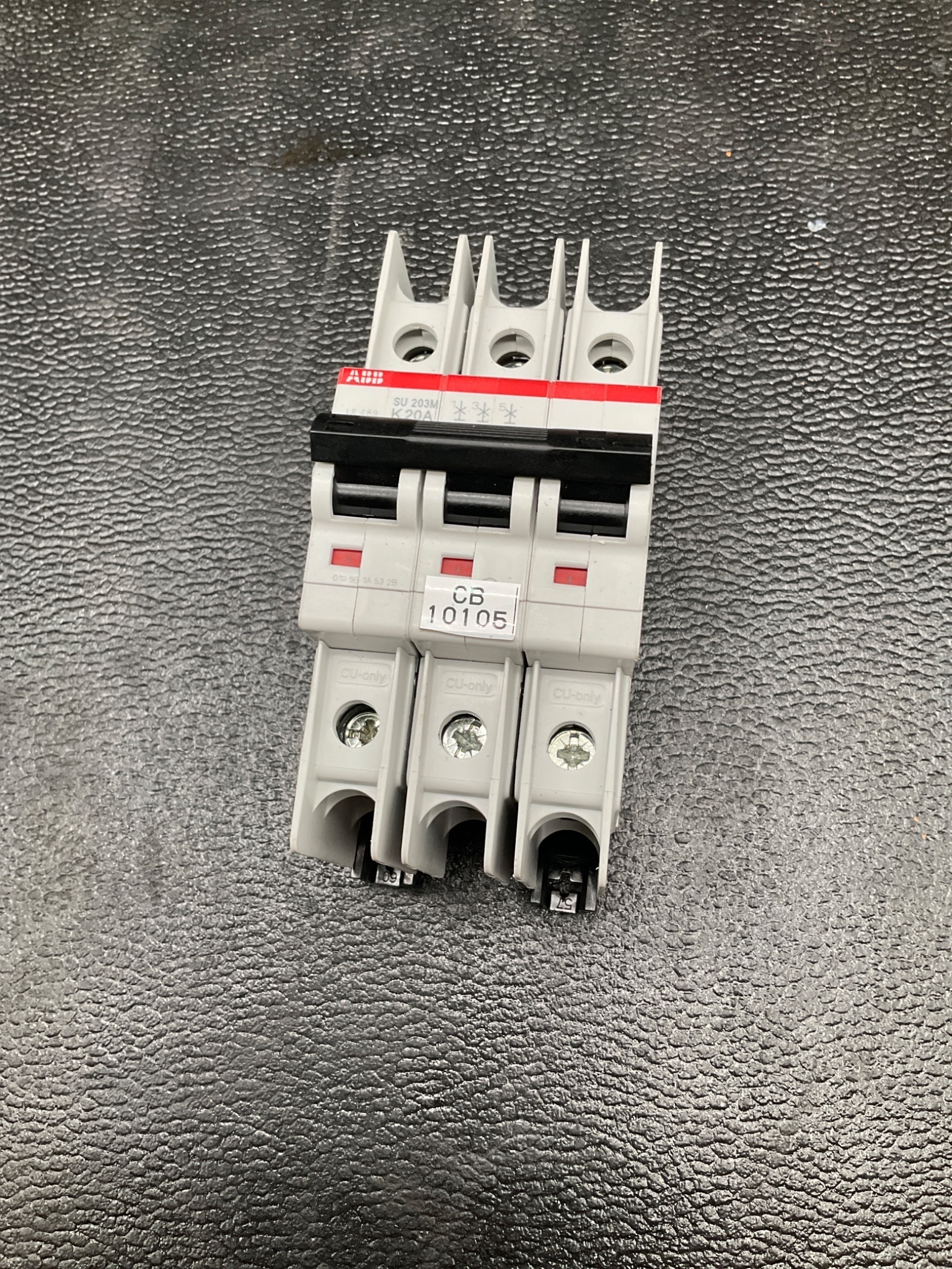 ABB SU203M-K20A 3-Pole Miniature Circuit Breaker USED 1