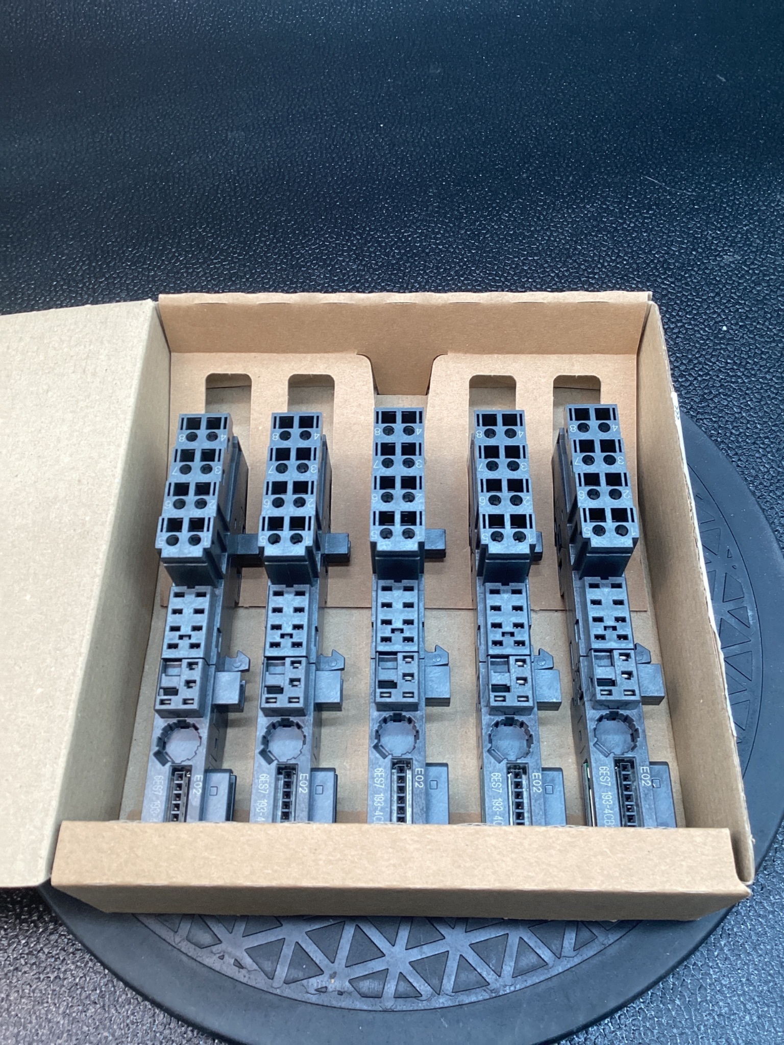 SIEMENS 6ES7 193-4CB20-0AA0 Terminal Module ET200S NEW 4