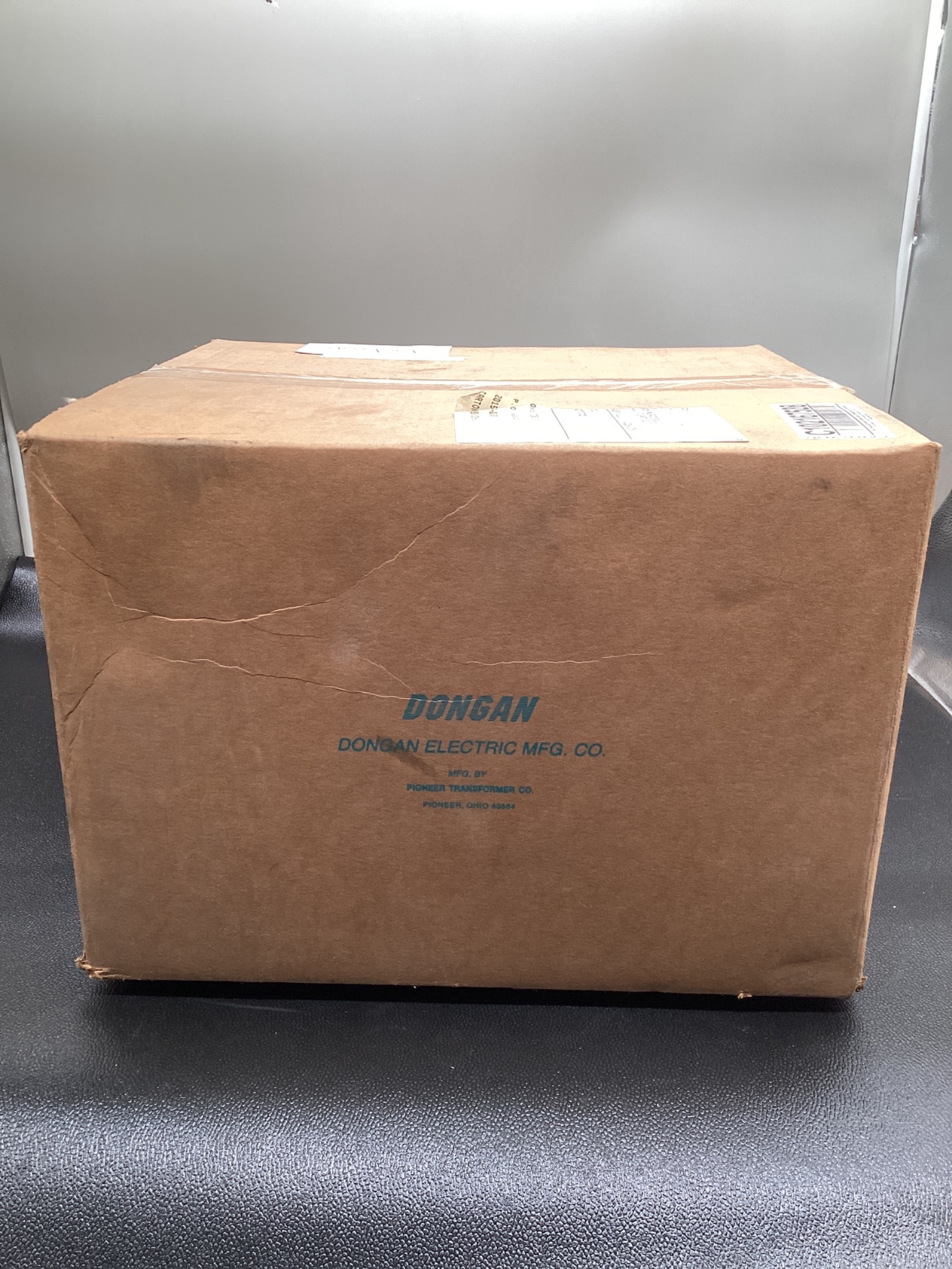 DONGAN TDL12-200 Enclosed Transformer Disconnect 1KVA 480V - 120V NEW 0
