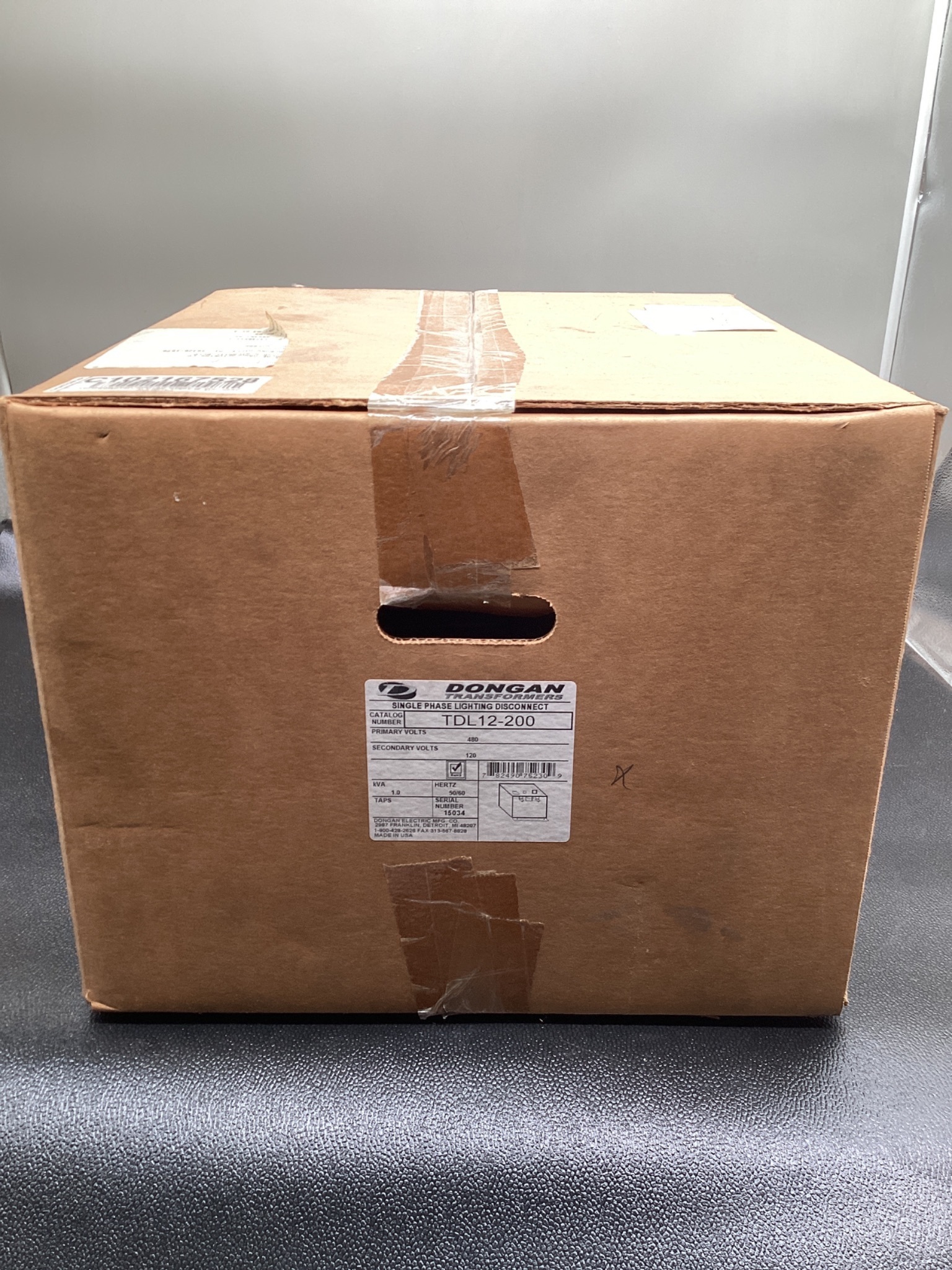 DONGAN TDL12-200 Enclosed Transformer Disconnect 1KVA 480V - 120V NEW 1