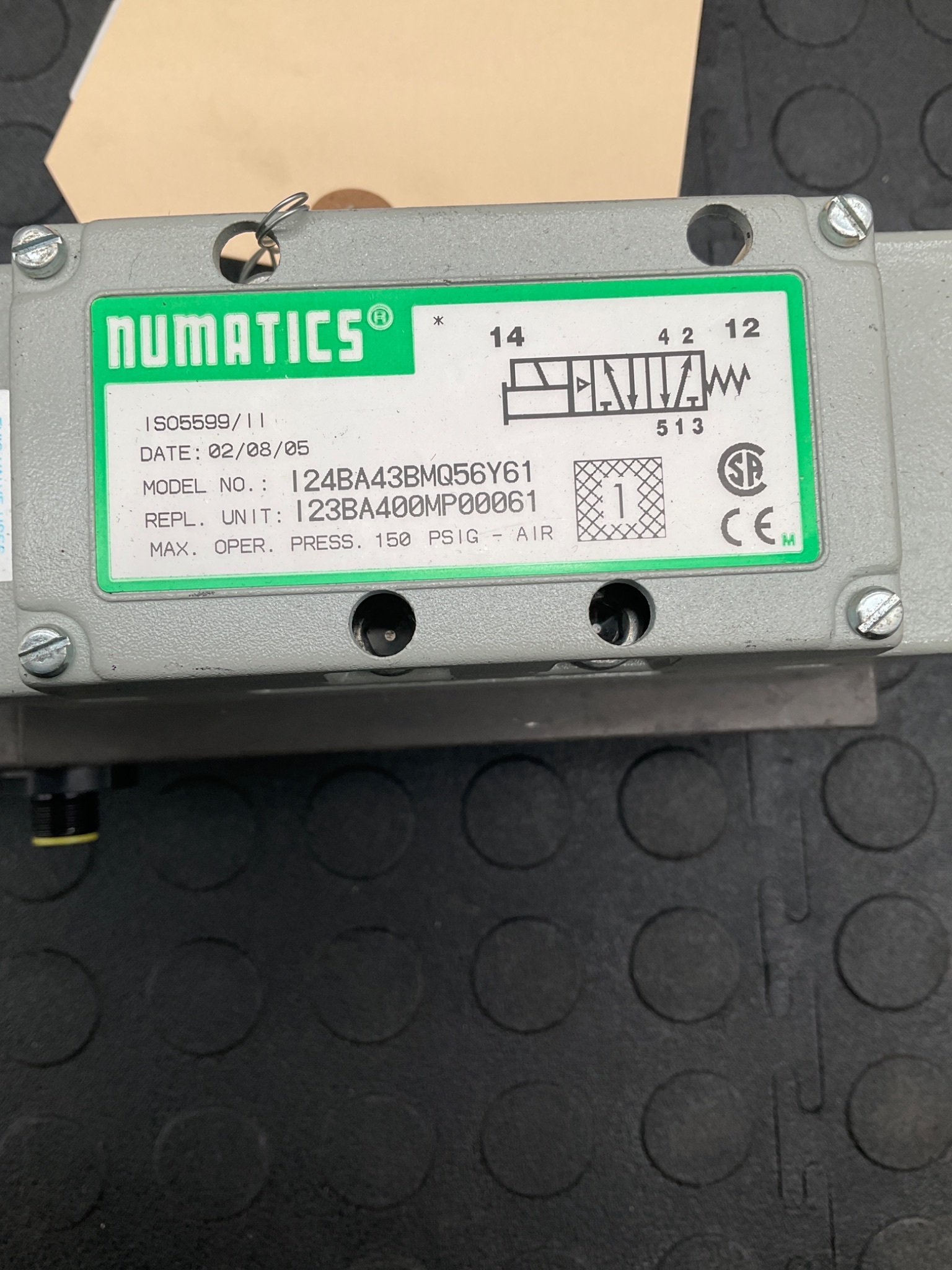 NUMATICS 124BA43BMQ56Y61 Pneumatic Valve Assembly USED 1