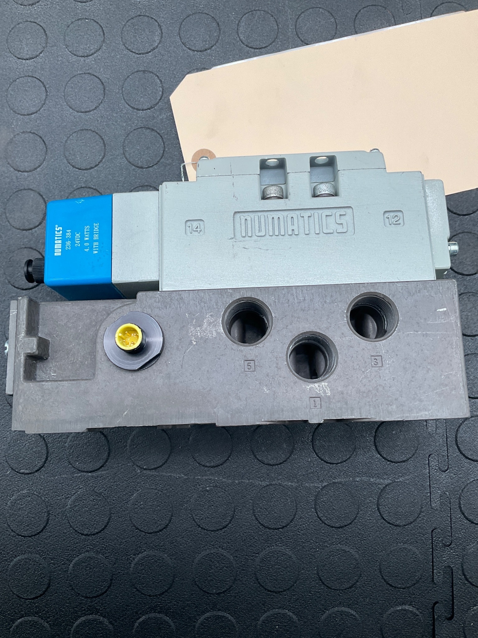 NUMATICS 124BA43BMQ56Y61 Pneumatic Valve Assembly USED 2