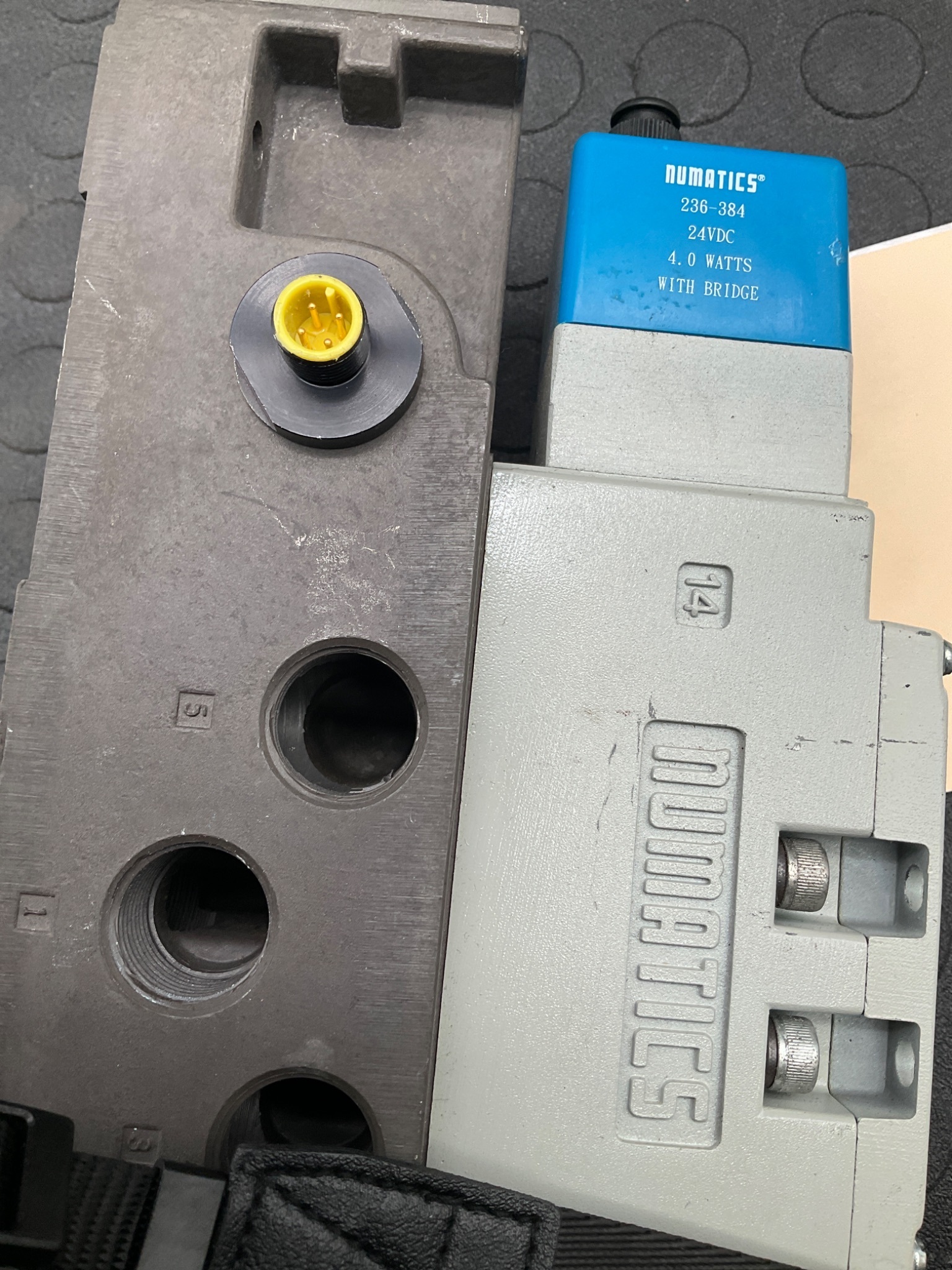 NUMATICS 124BA43BMQ56Y61 Pneumatic Valve Assembly USED 3