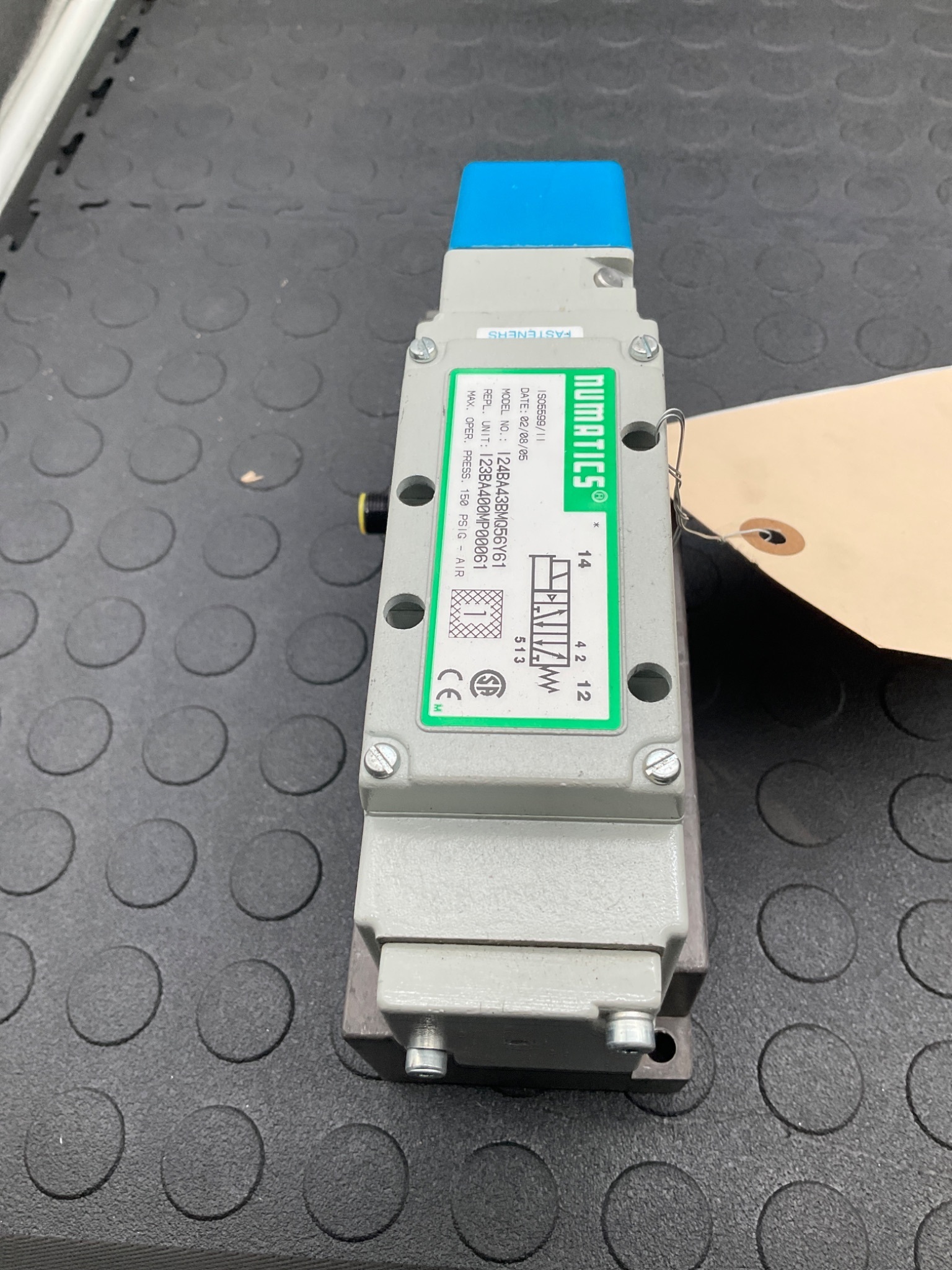 NUMATICS 124BA43BMQ56Y61 Pneumatic Valve Assembly USED 4