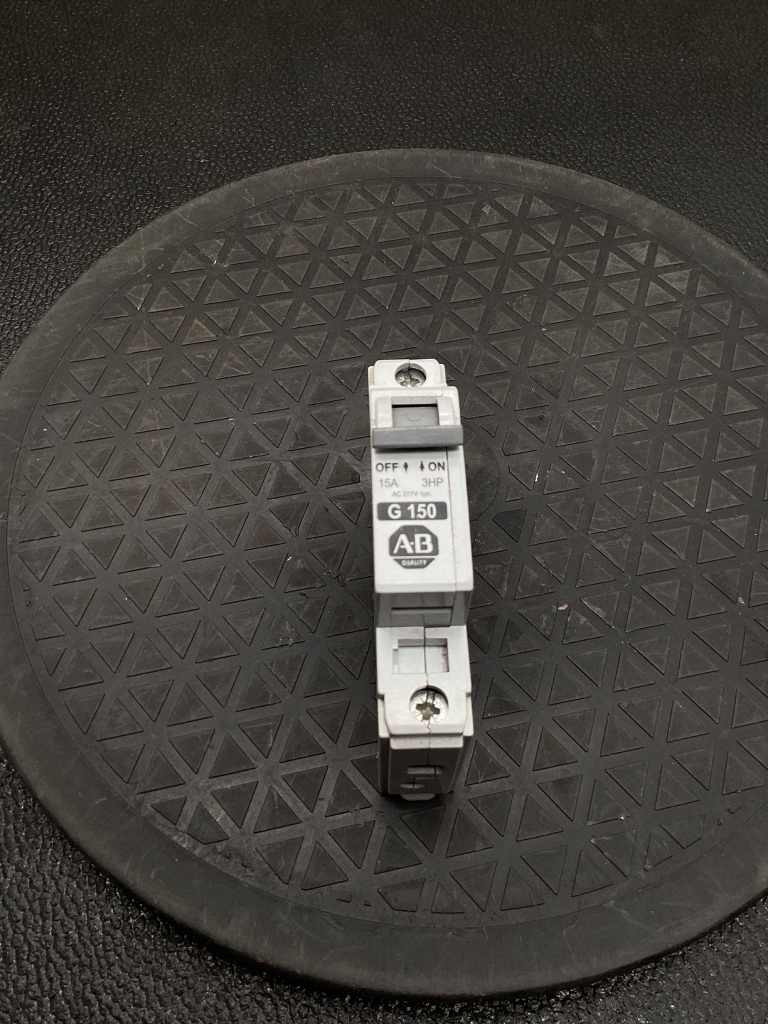 ALLEN BRADLEY 1492-CB1 Miniature Circuit Breaker 1-Pole 15A USED 2
