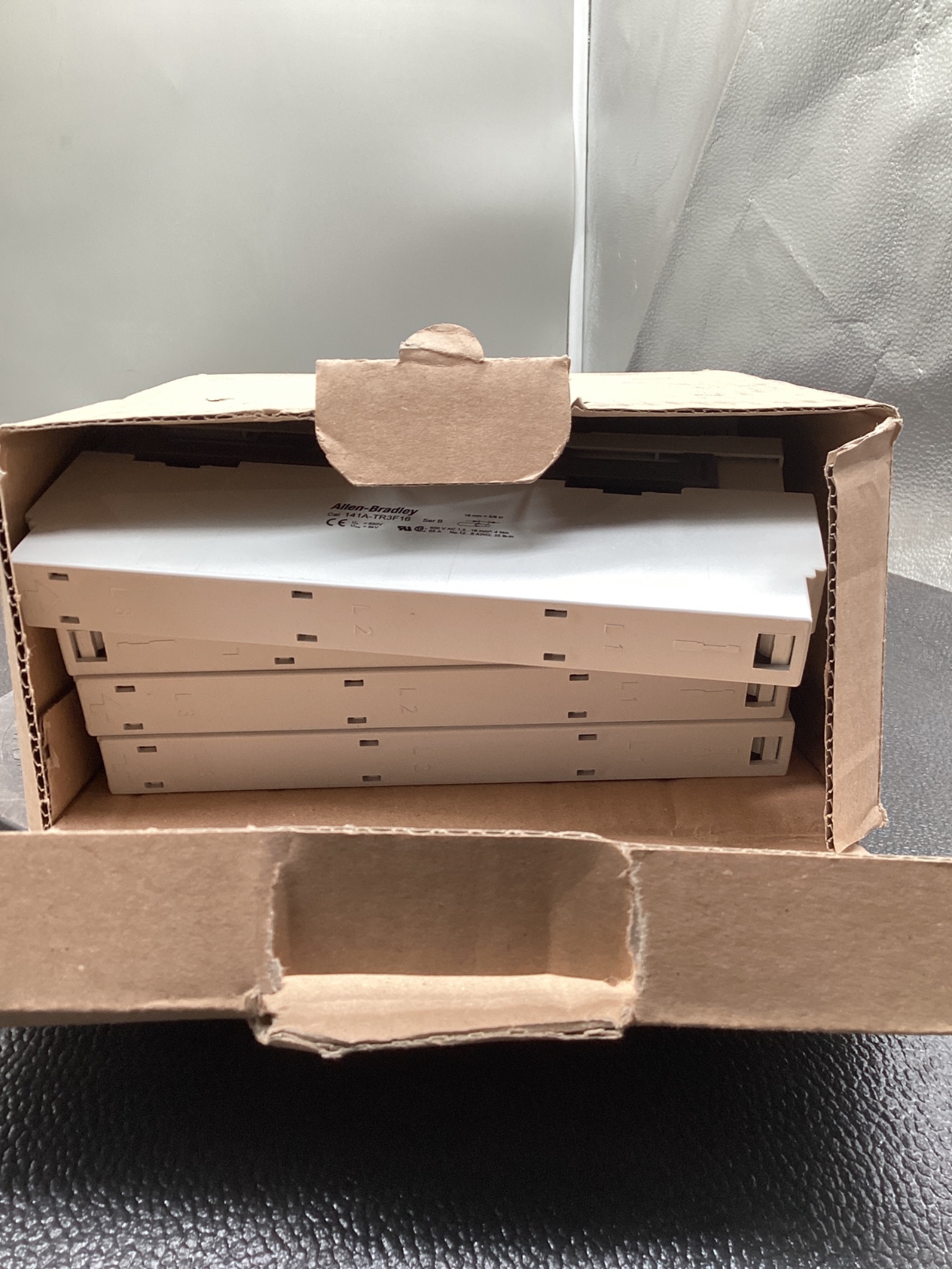ALLEN BRADLEY 141A-TR3F16 Feeder Busbar Support 3 Pole NEW (LOT OF 9) 3