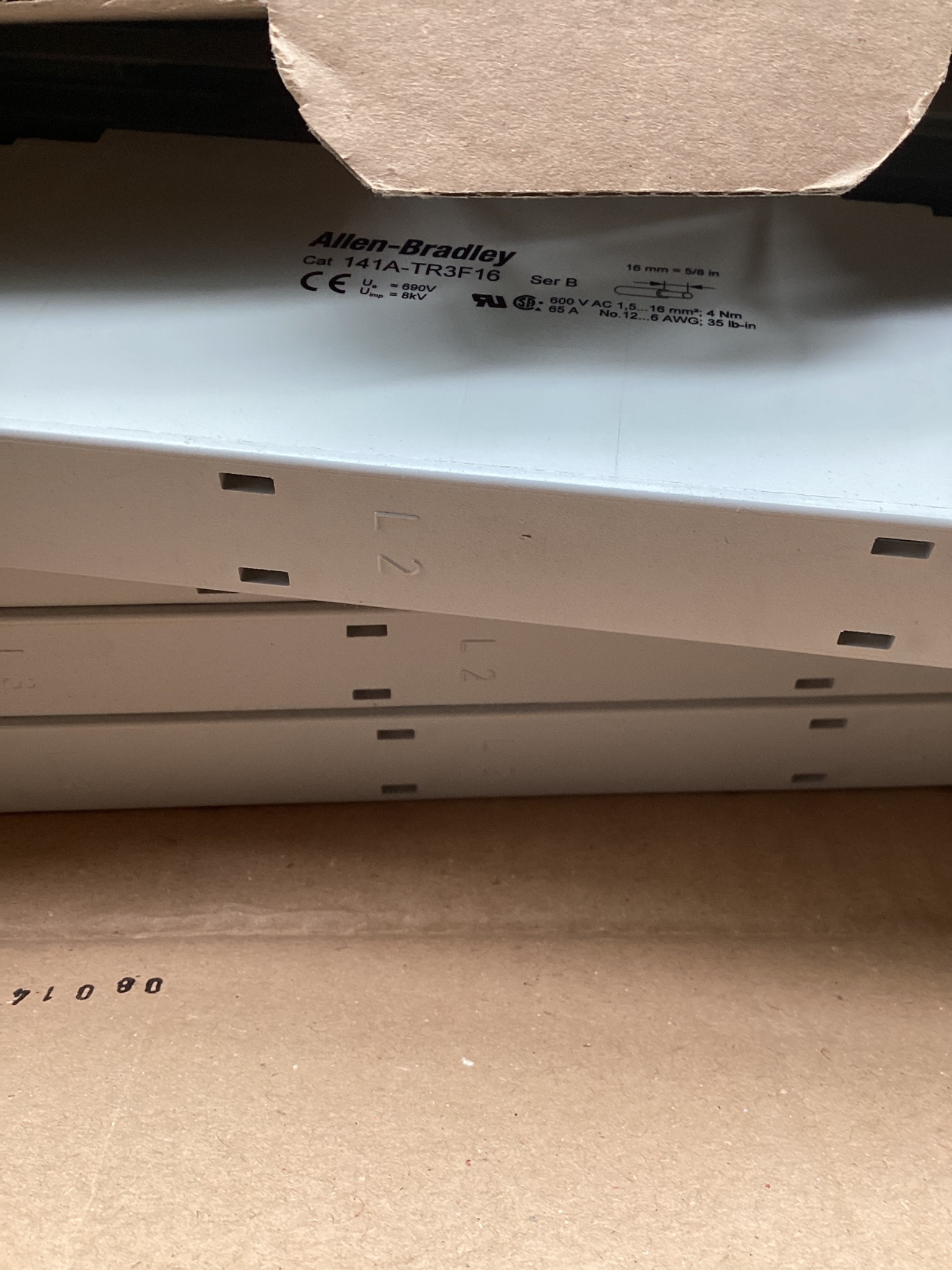 ALLEN BRADLEY 141A-TR3F16 Feeder Busbar Support 3 Pole NEW (LOT OF 9) 4