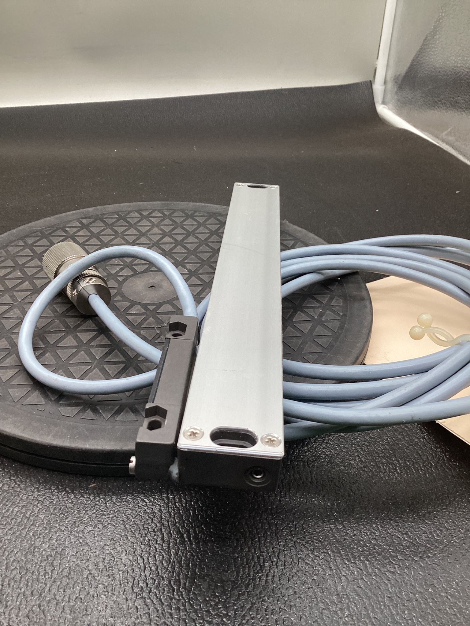 HEIDENHAIN LS 903 Linear Scale Encoder 209-081-D8 NEW 1