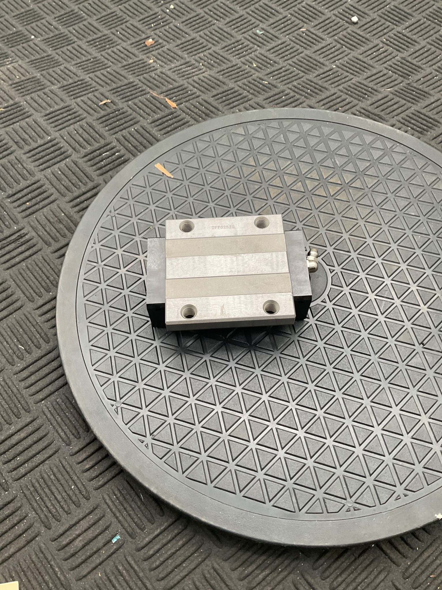 UFF02521 Linear Slide Bearing Block USED 2