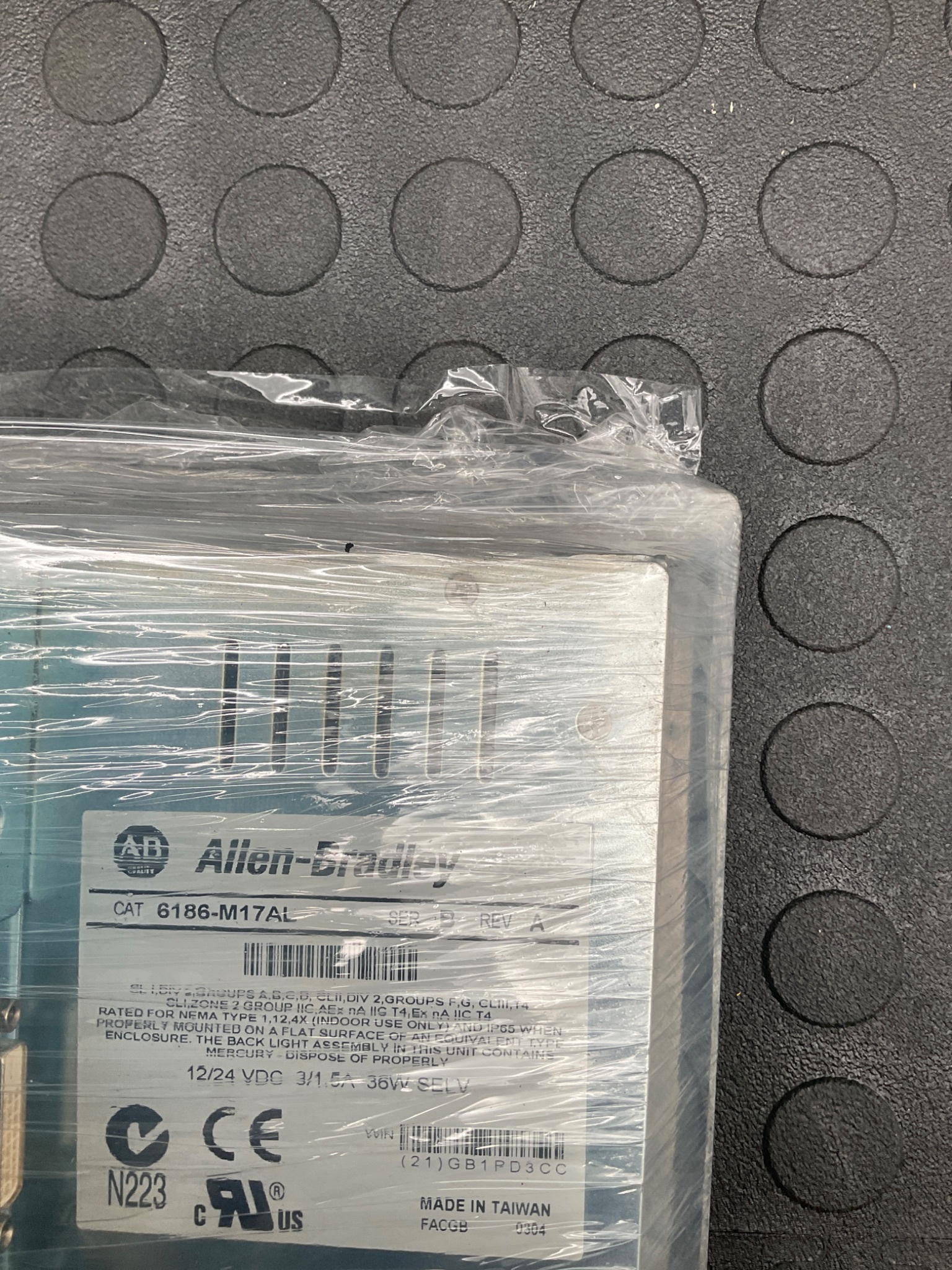 ALLEN BRADLEY 6186-M17AL VersaView 1700M HMI Interface USED 2