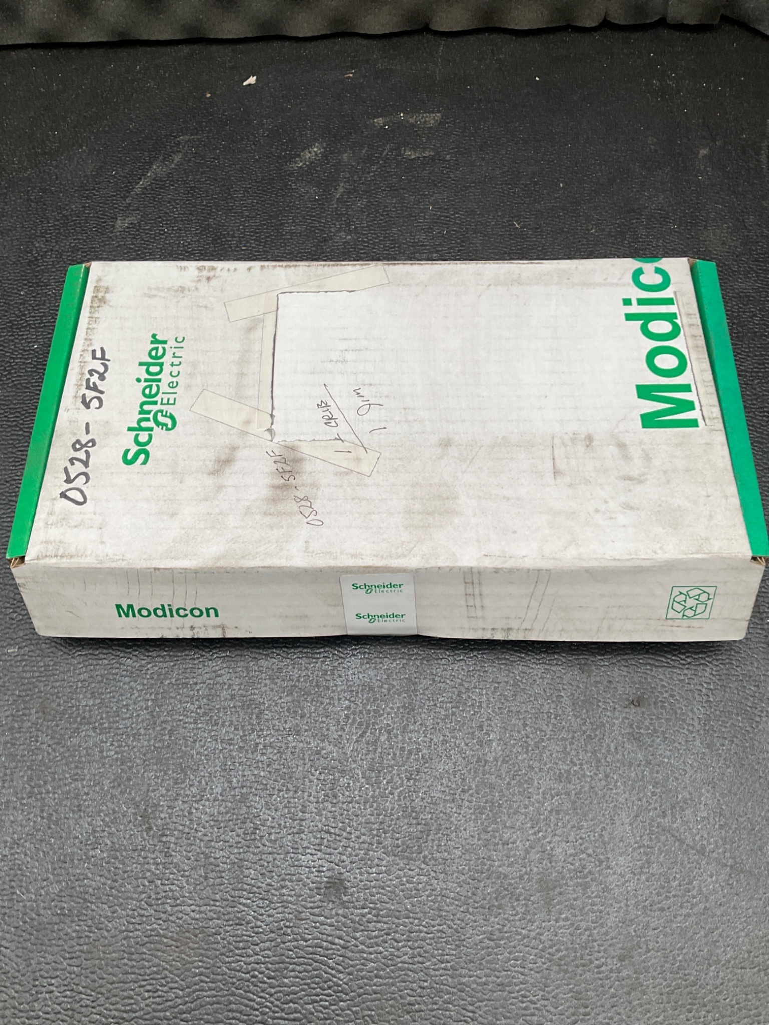SCHNEIDER ELECTRIC 140AVO02000 Analog Output Module NEW 1