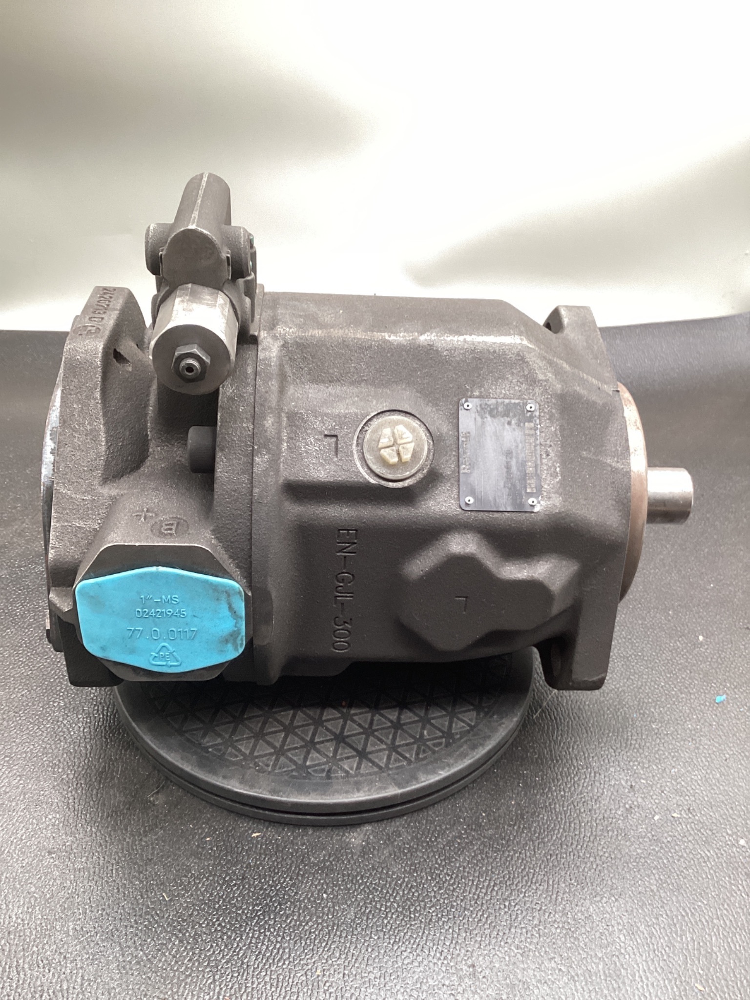 REXROTH R902400333 Axial Piston Variable Pump AA10VSO71DR USED 3